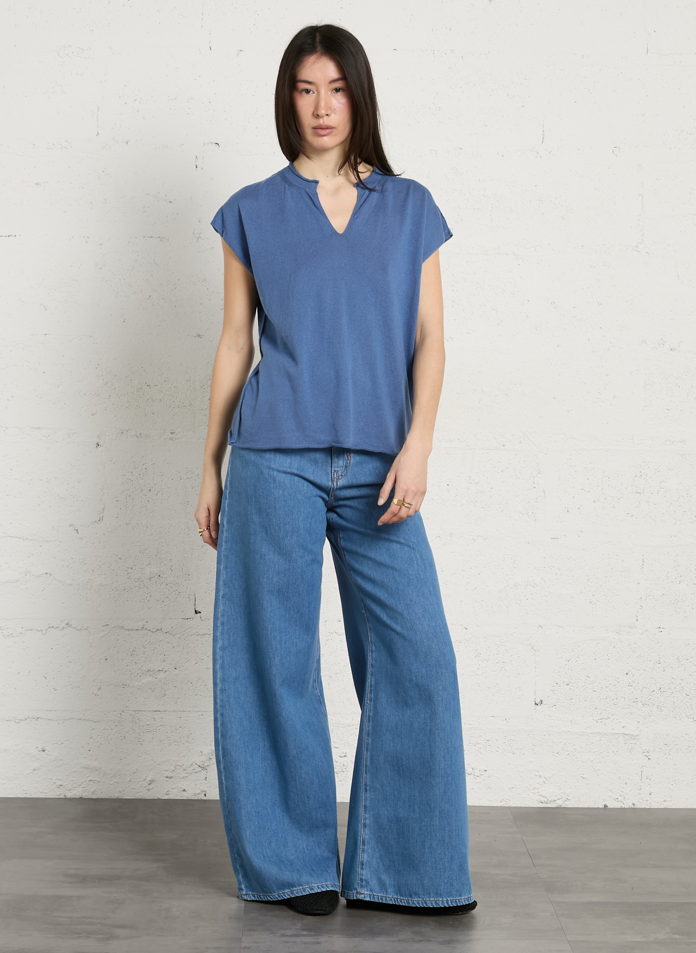 Oversized turtleneck sweater in organic cotton. MAISON ANJE Blue