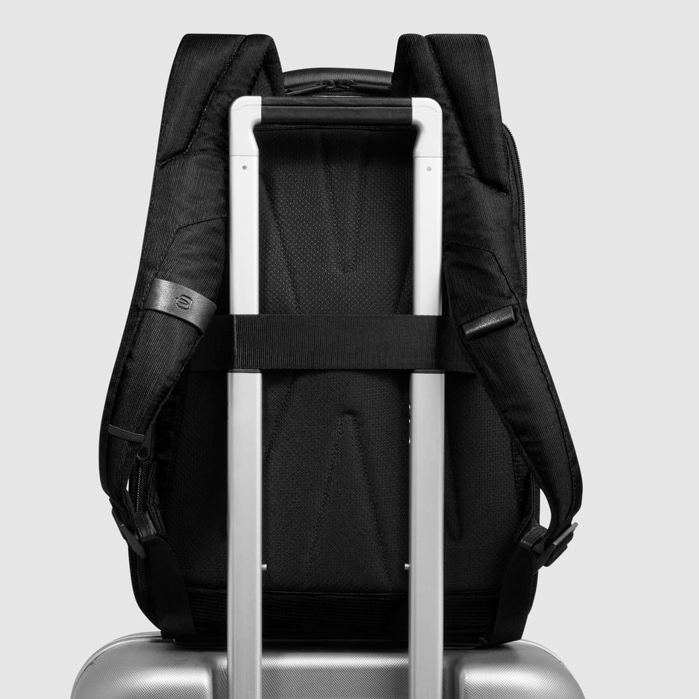 Travel laptop backpack with shockproof and RFID protection. PIQUADRO Black