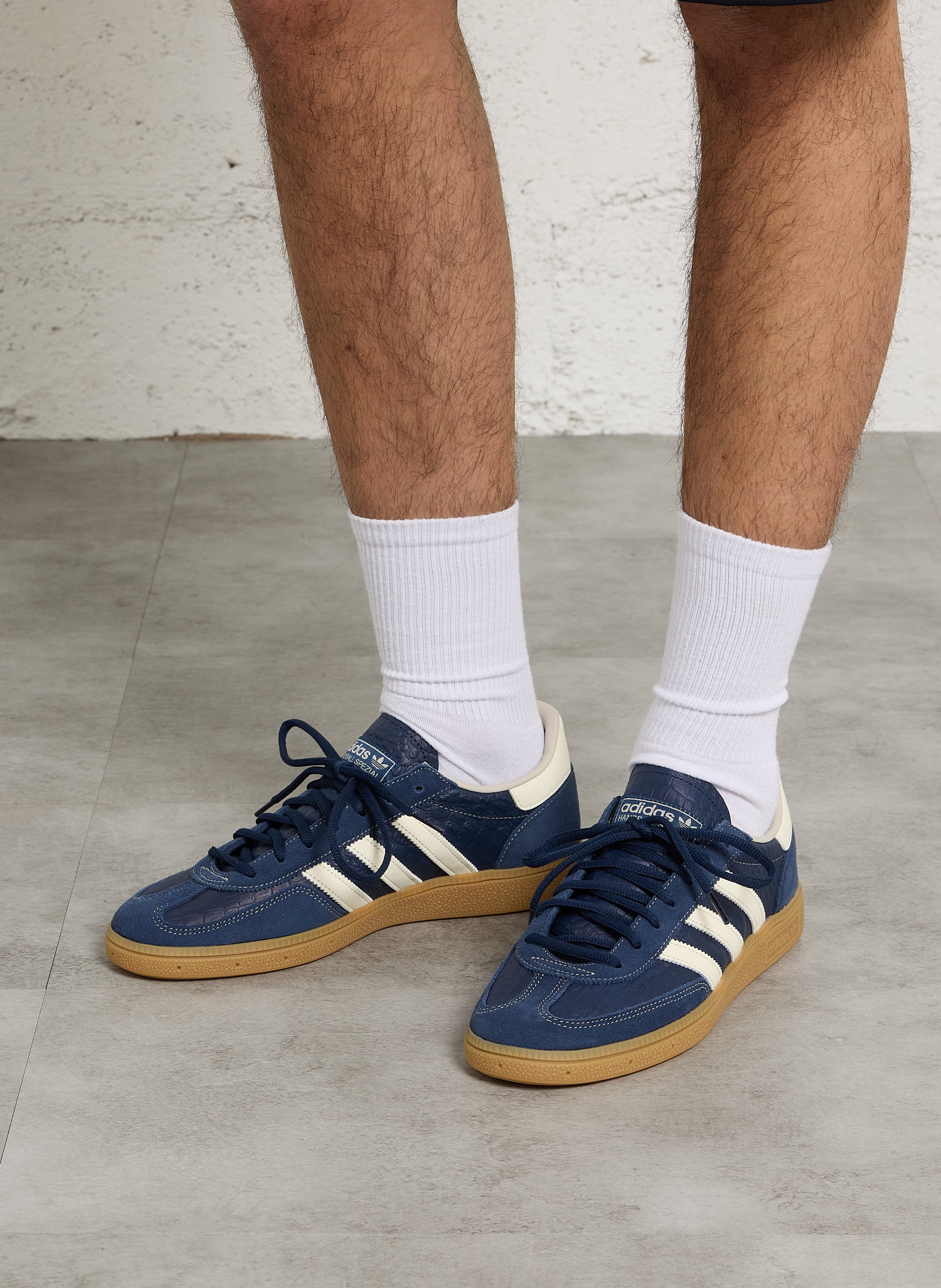 Baskets basses en cuir ADIDAS Bleu