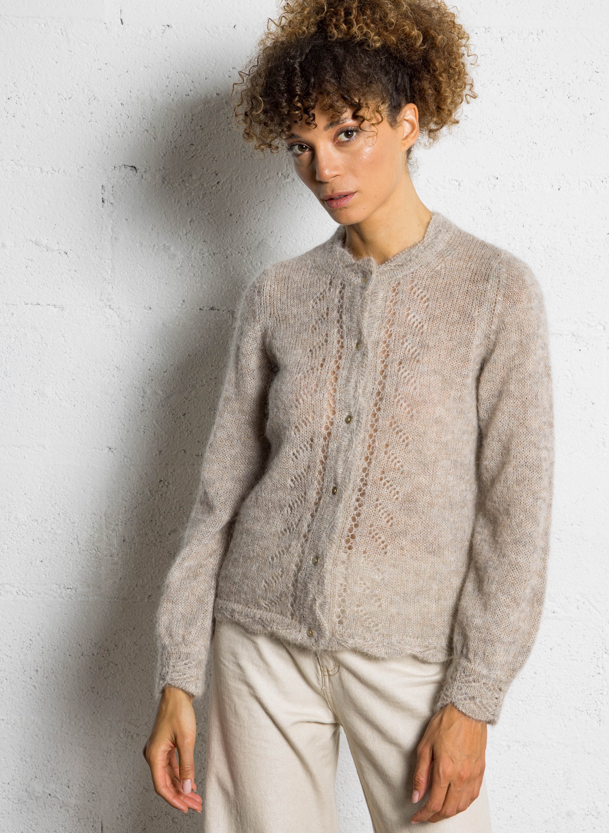 Gilet droit col rond ajouré en mohair et alpaga mélangés SUD EXPRESS