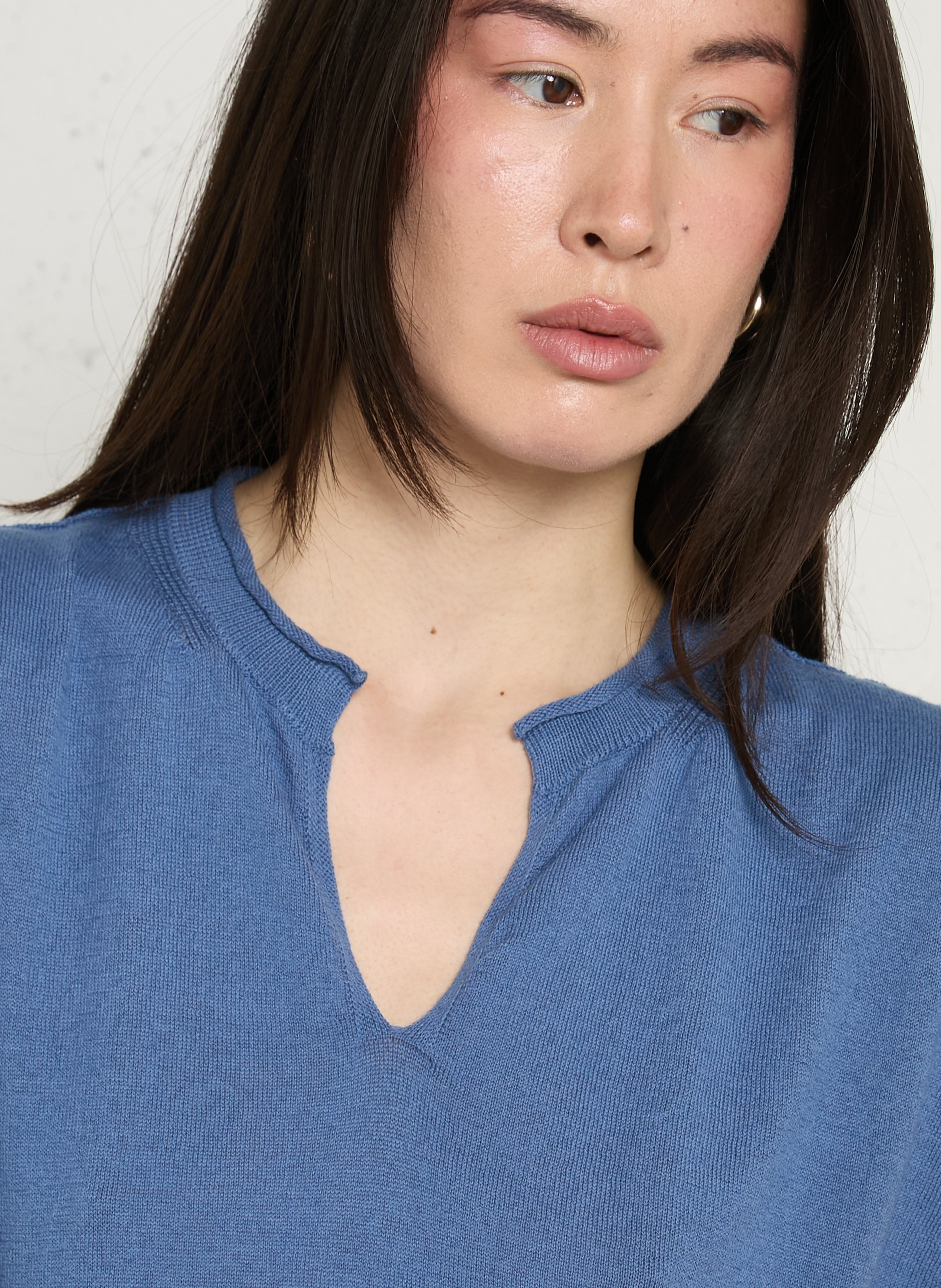 Oversized turtleneck sweater in organic cotton. MAISON ANJE Blue