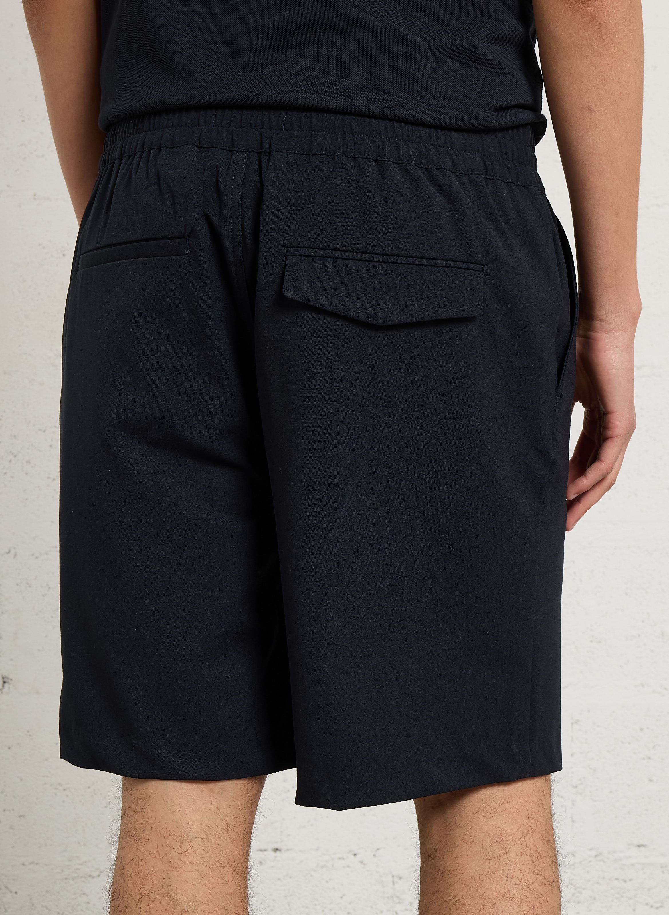 Talla grande corta de talle medio alto. Azul