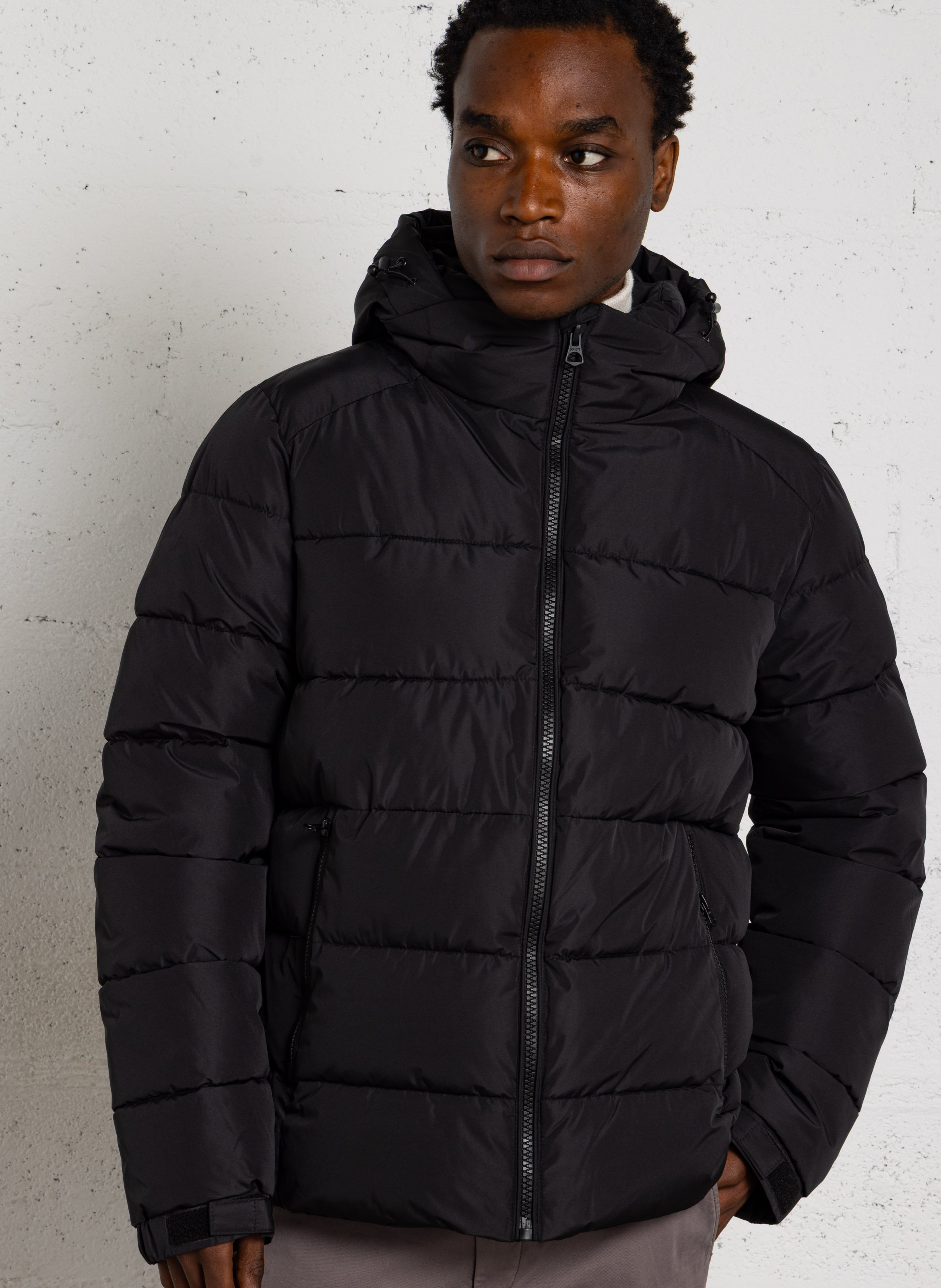 Gerade geschnittene Steppjacke mit Kapuze SCHOTT Schwarz