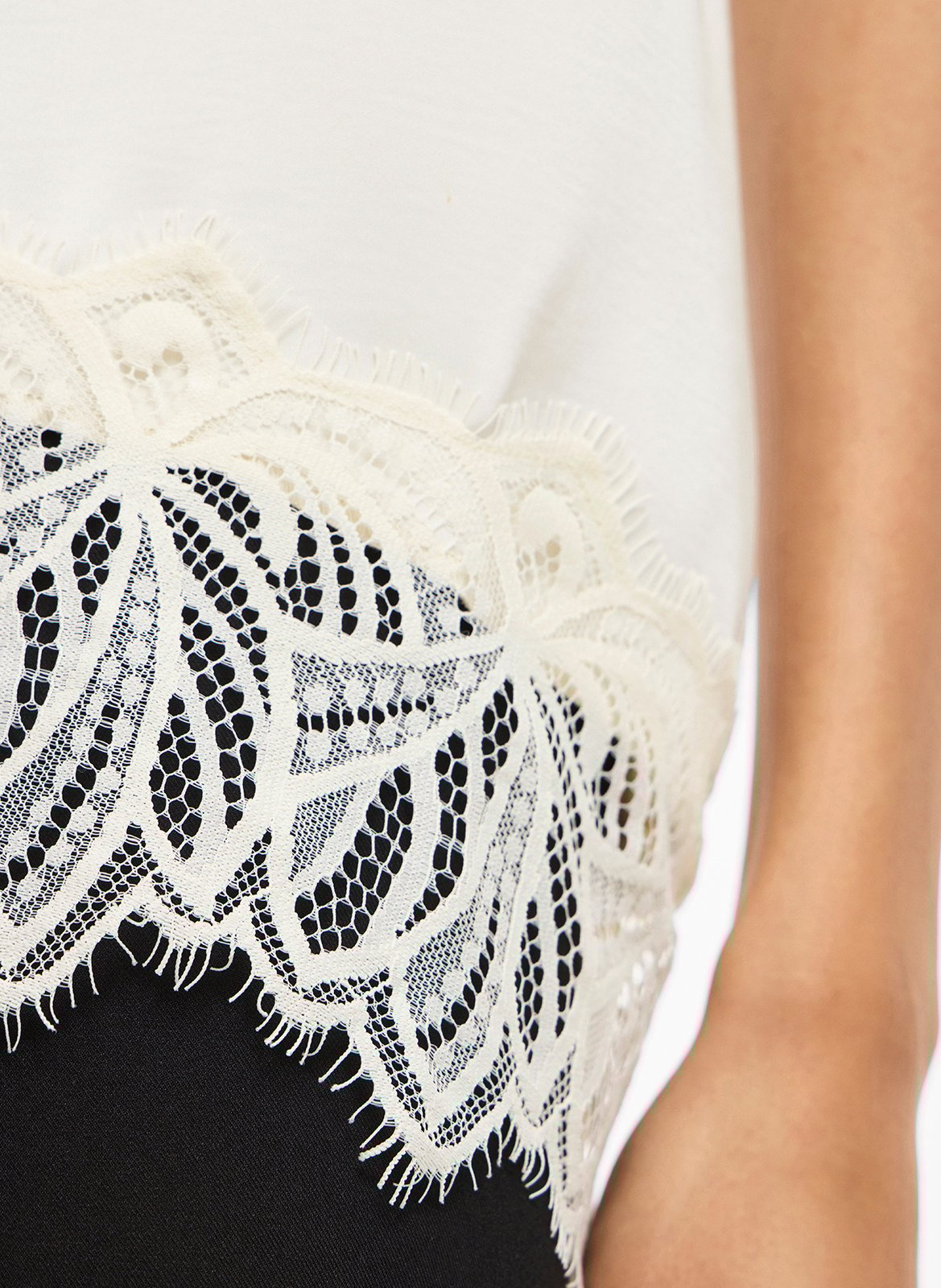 Top met effen kanten bandjes VILA Beige