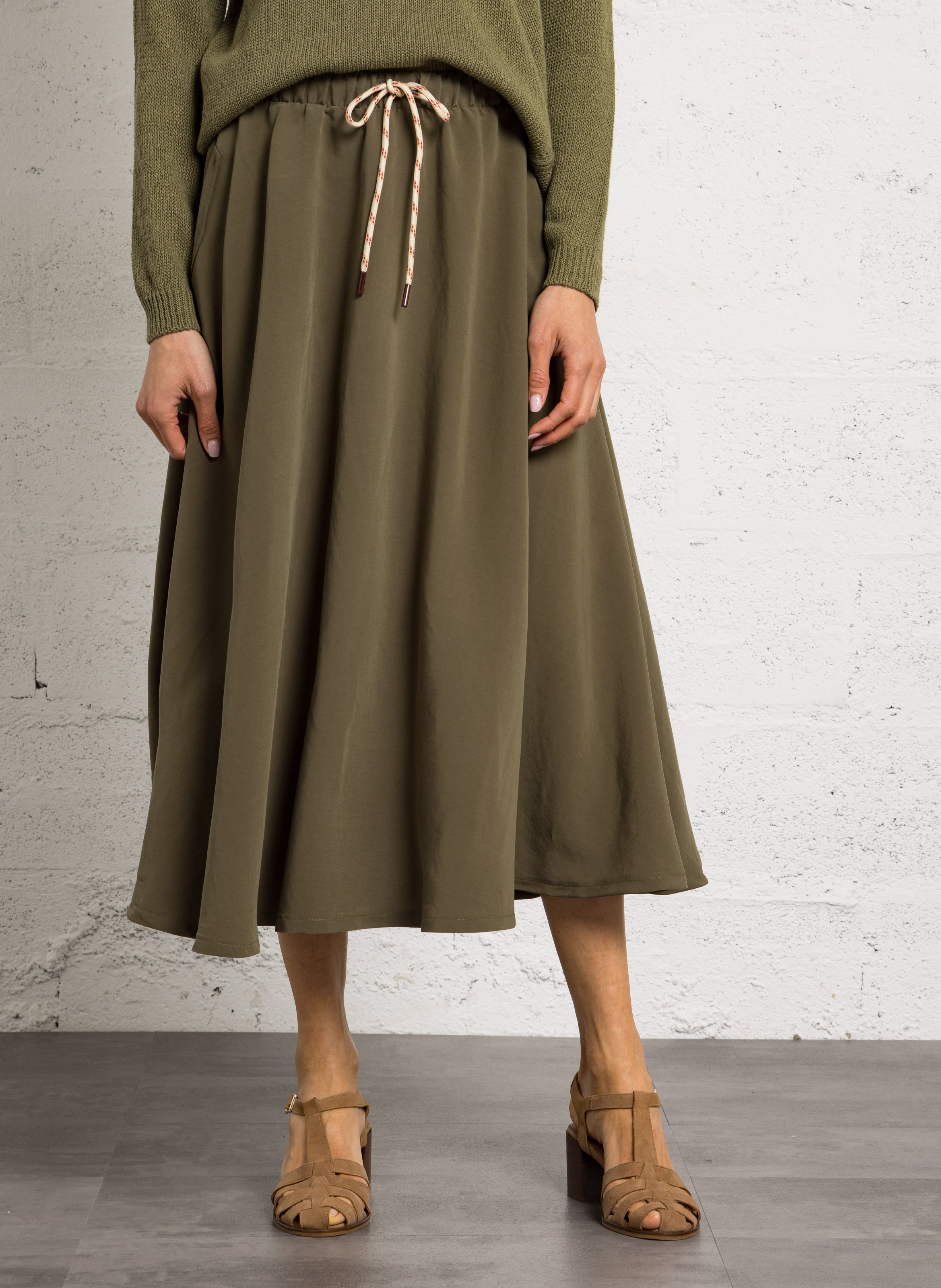 Ausgestellter Rock mit elastischer Taille in Uni PLEASE Khaki