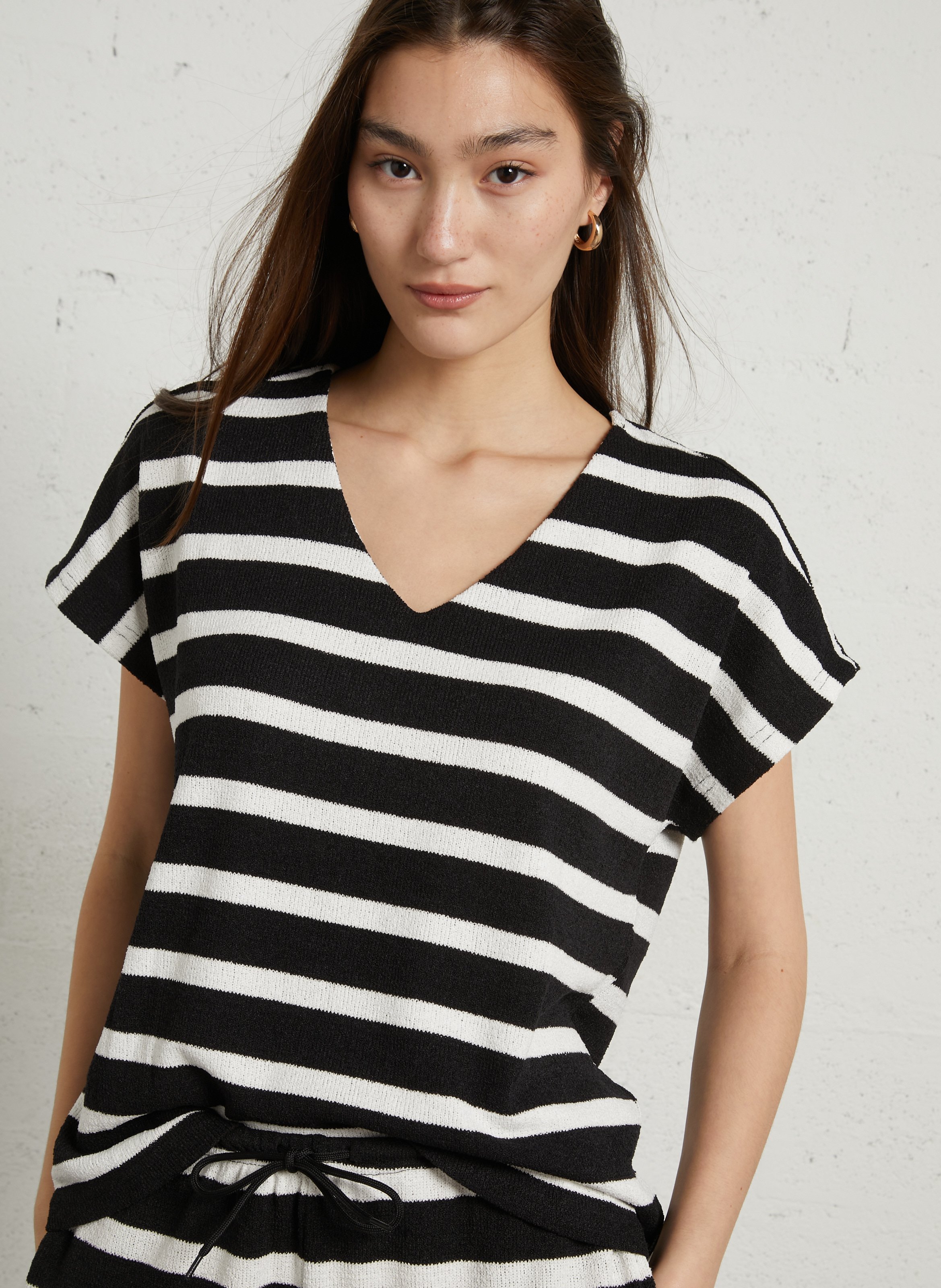 Loose-fit V-neck T-shirt LE TEMPS DES CERISES