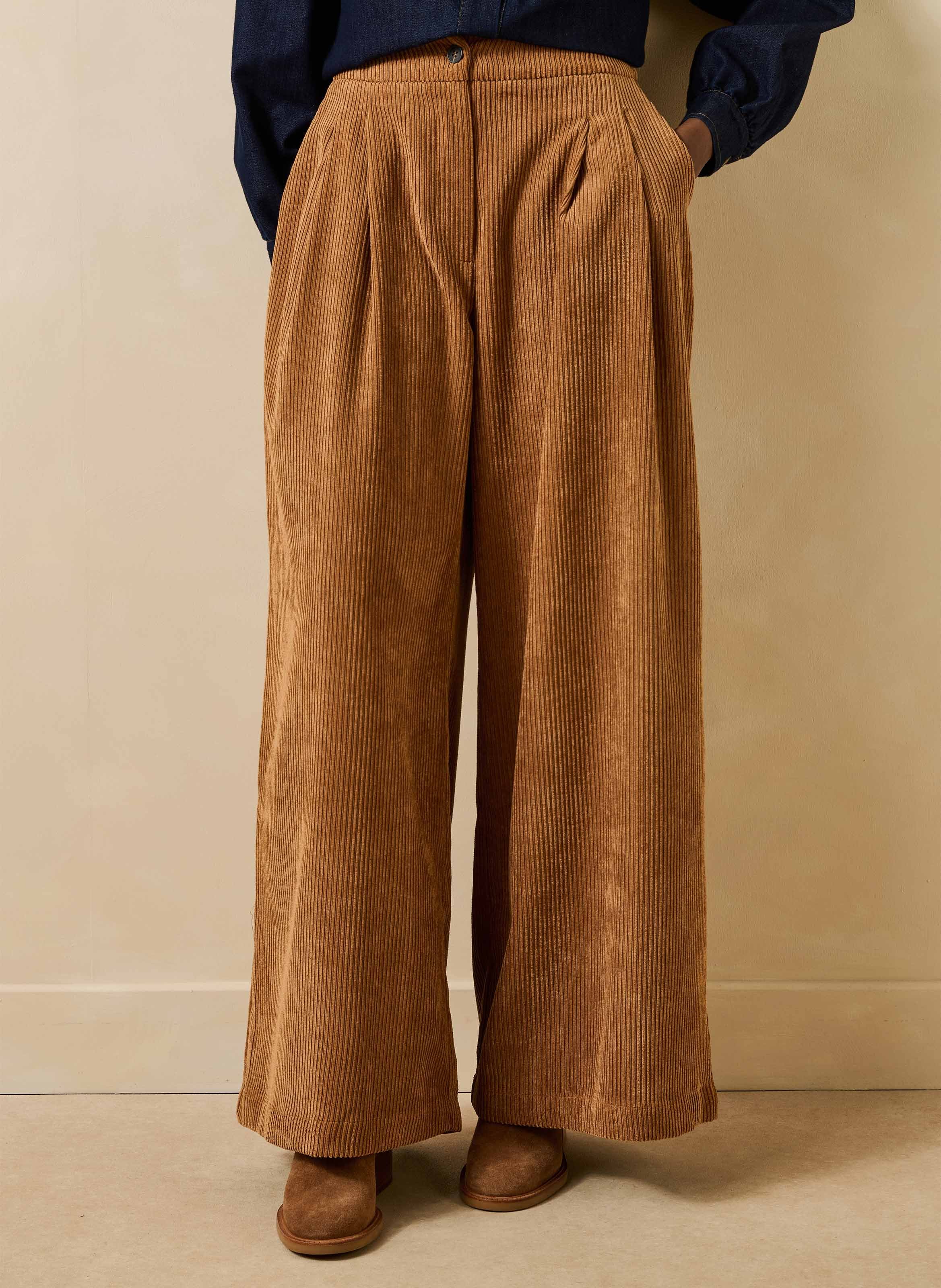 Weit geschnittene Cordhose LA FEE MARABOUTEE Braun