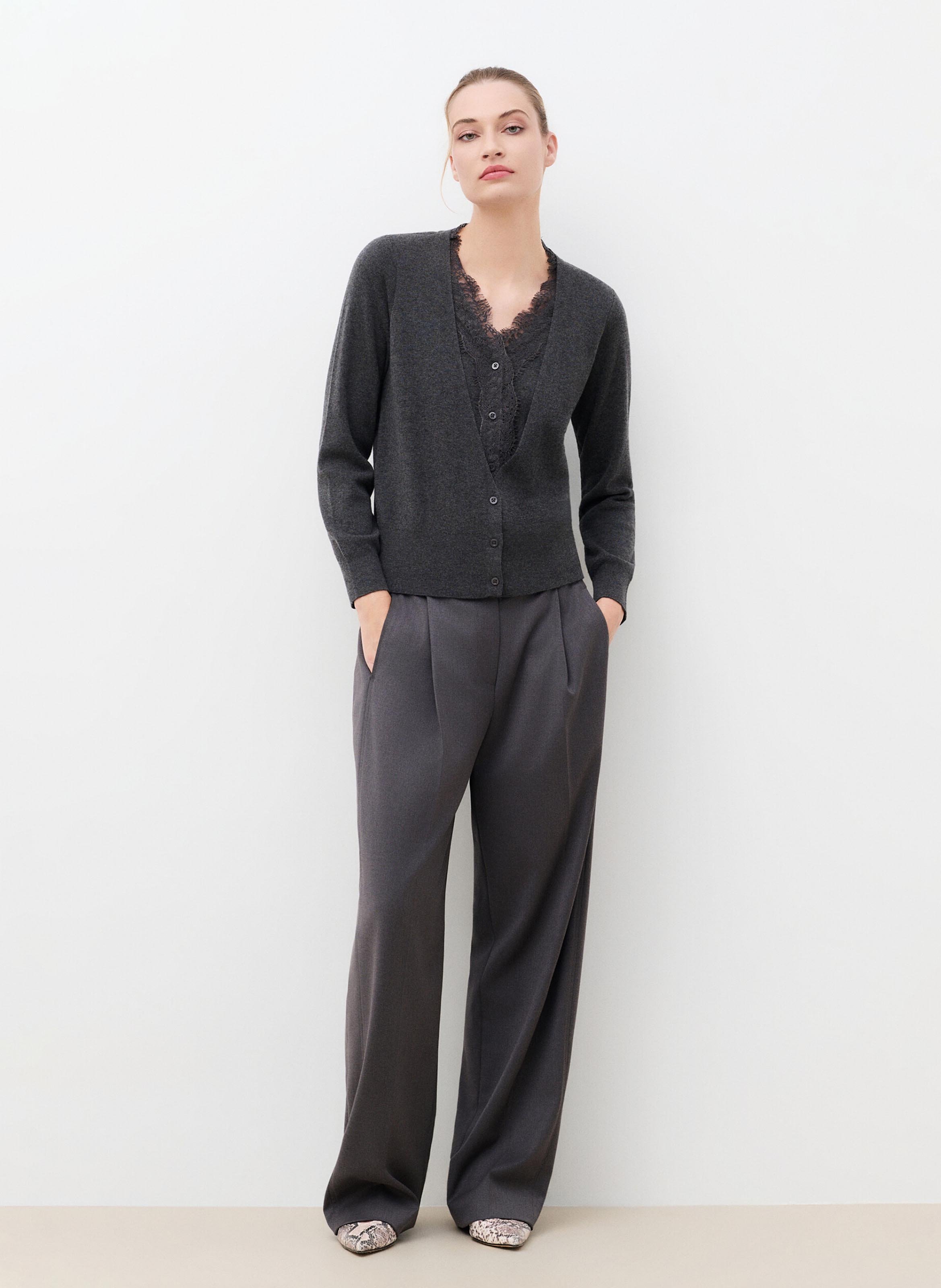 V-Ausschnitt-Wollmischungsgilet mit Spitze | Grau CAROLL Damen