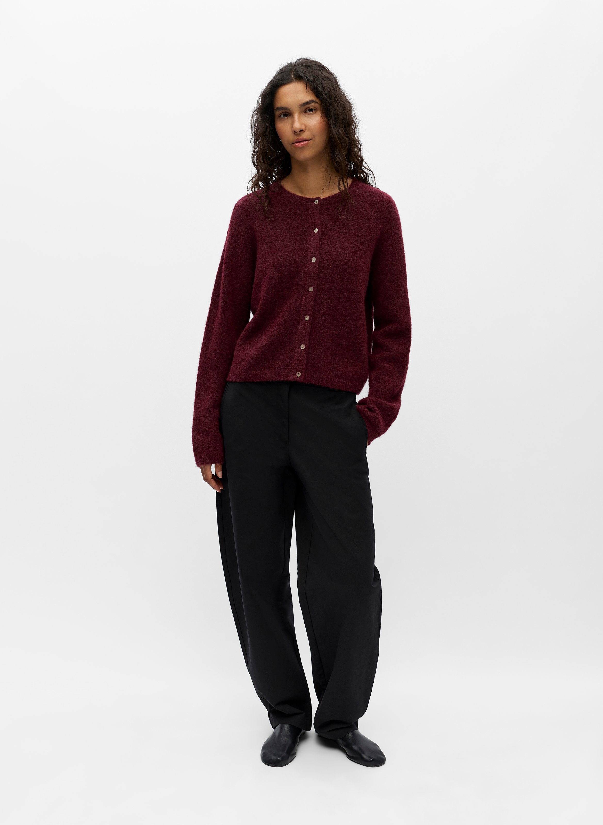 Gerade geschnittene Rundhals-Strickjacke OBJECT Rot