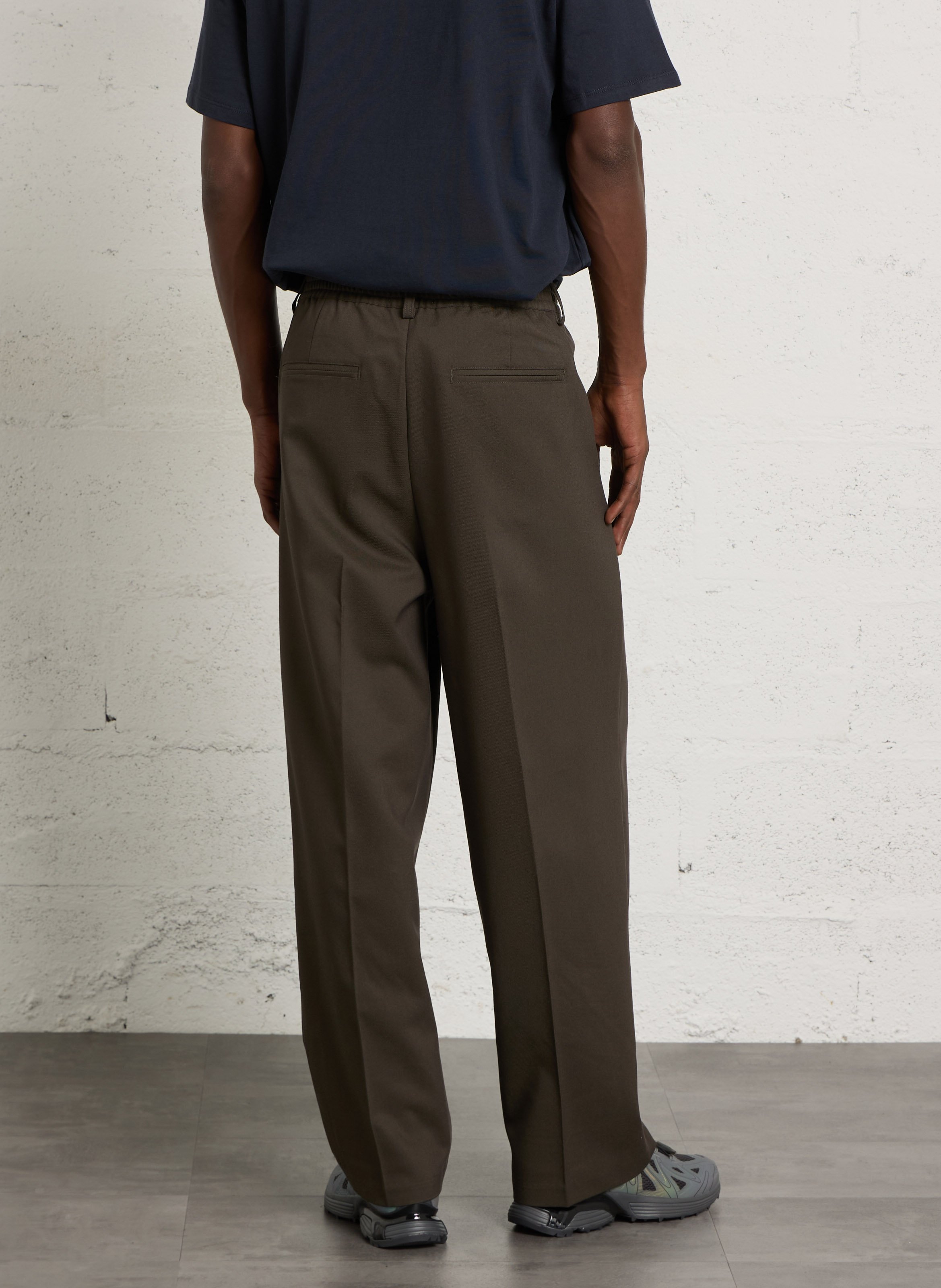 Einfarbige Anzughose mit Bundfalten CASUAL FRIDAY Beige