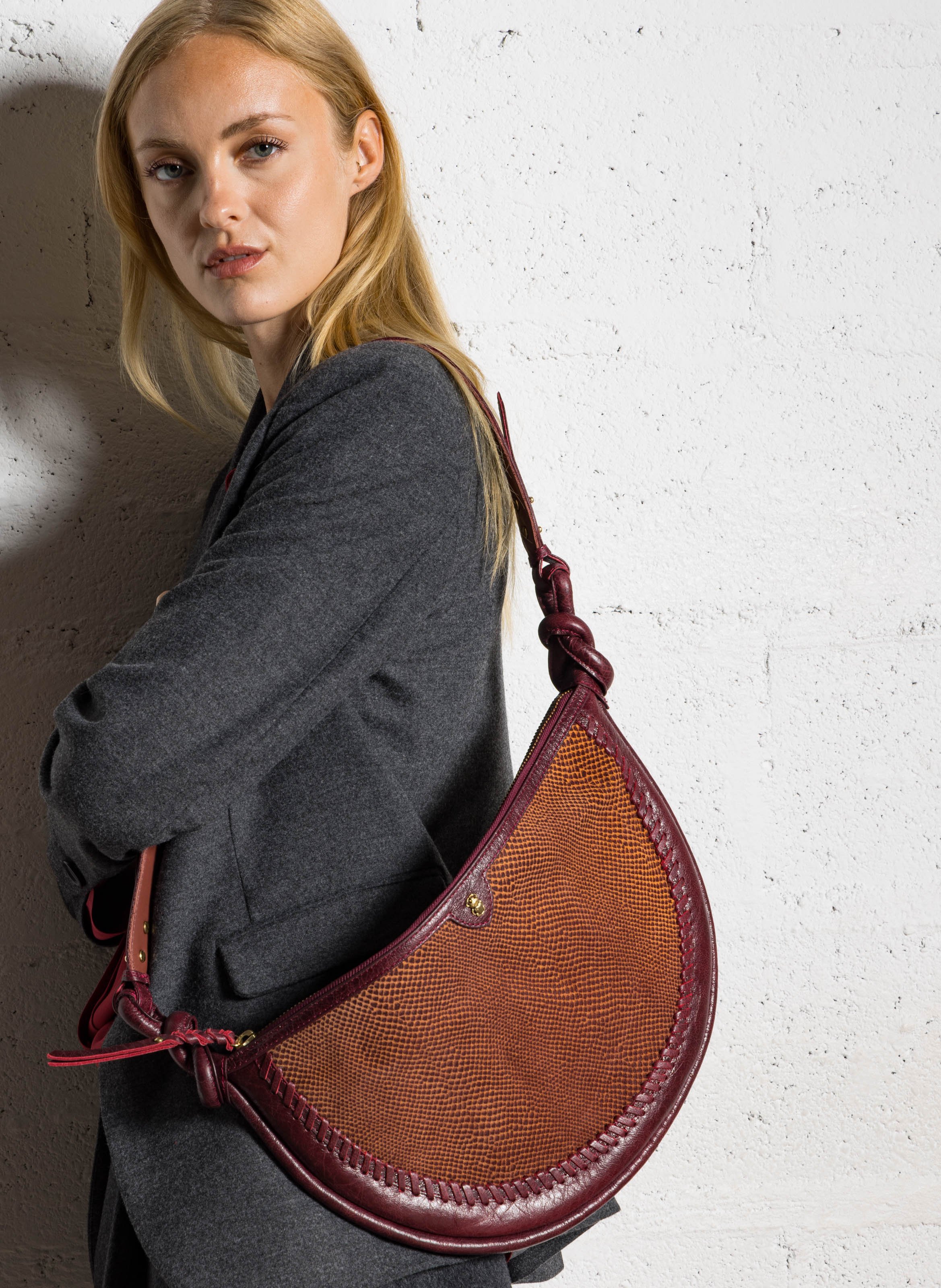 Sac demi-lune en cuir mélangé CLARIS VIROT Rouge