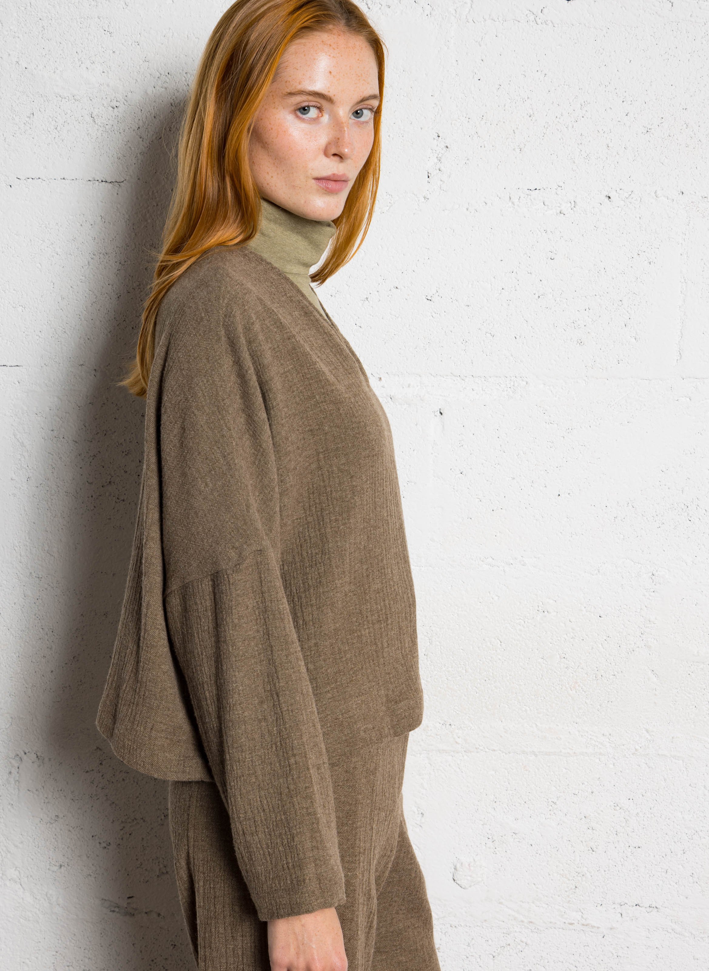 Weit geschnittenes Top mit V-Ausschnitt MASSCOB Braun