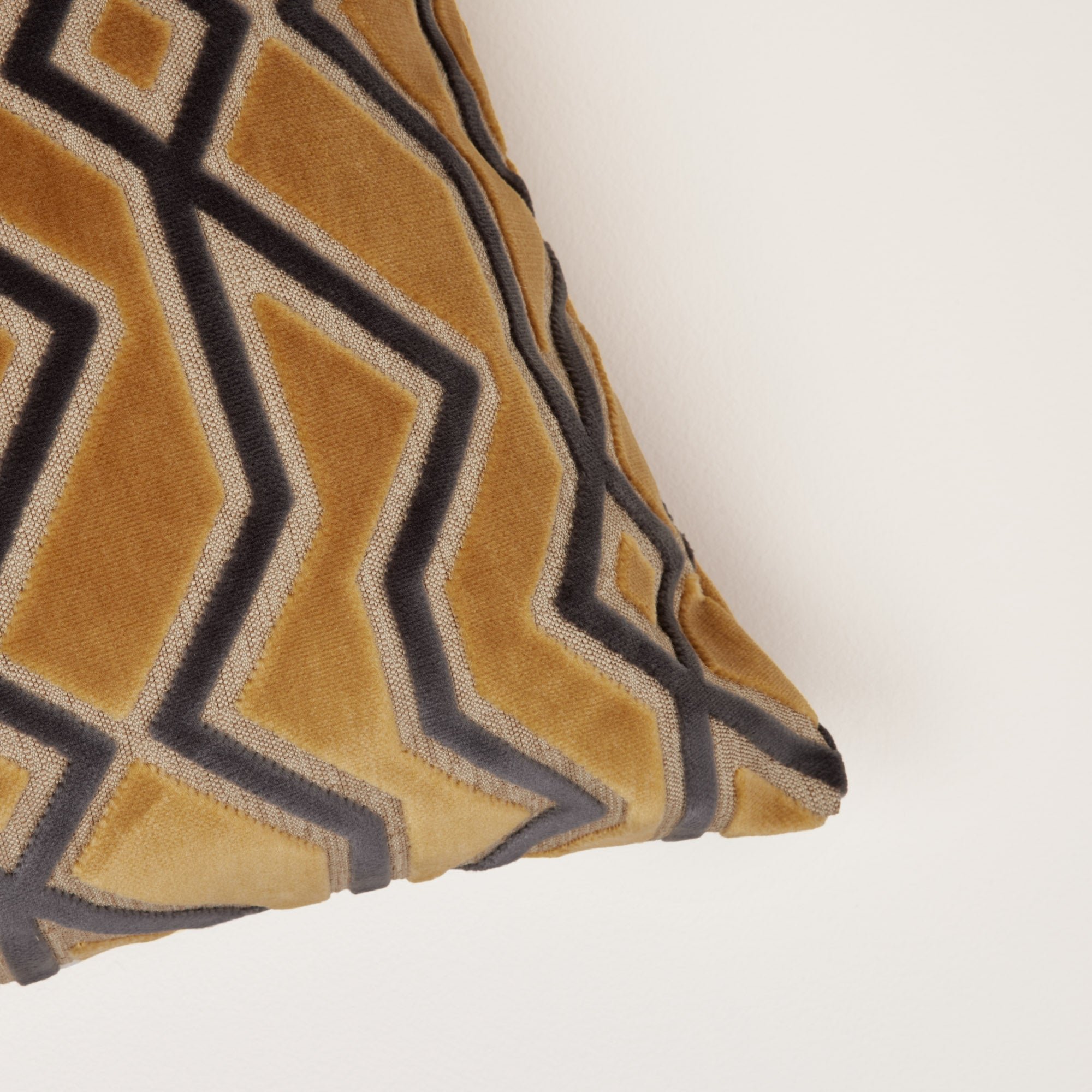 KUMBO - Linen cushion cover MADURA Yellow