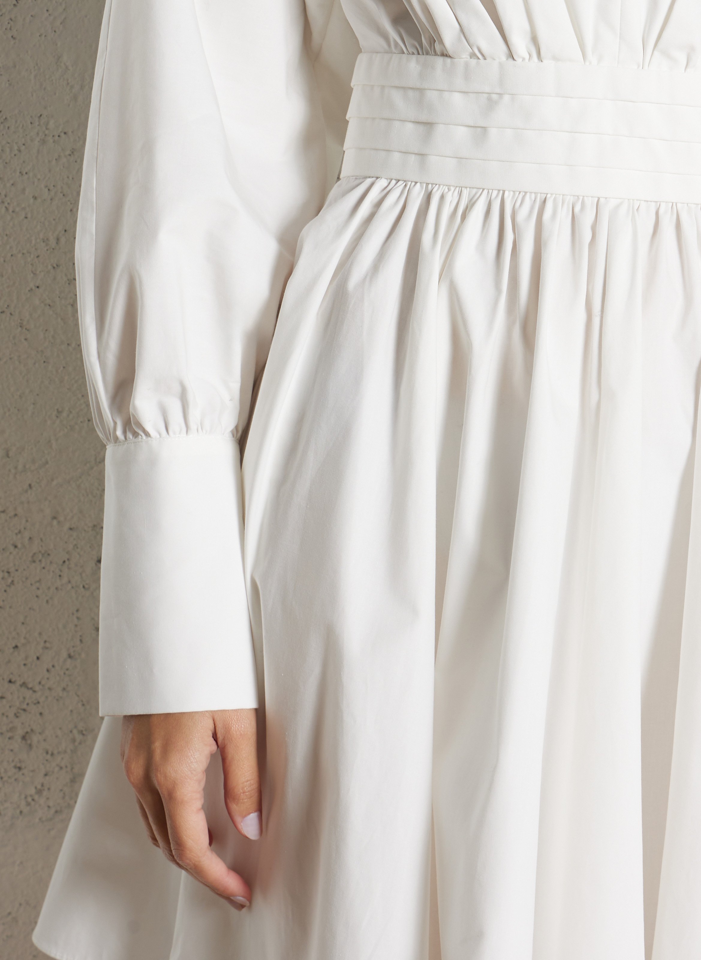 Kurzes Kleid mit V-Ausschnitt und Falten aus Baumwolle IKKS Weiss