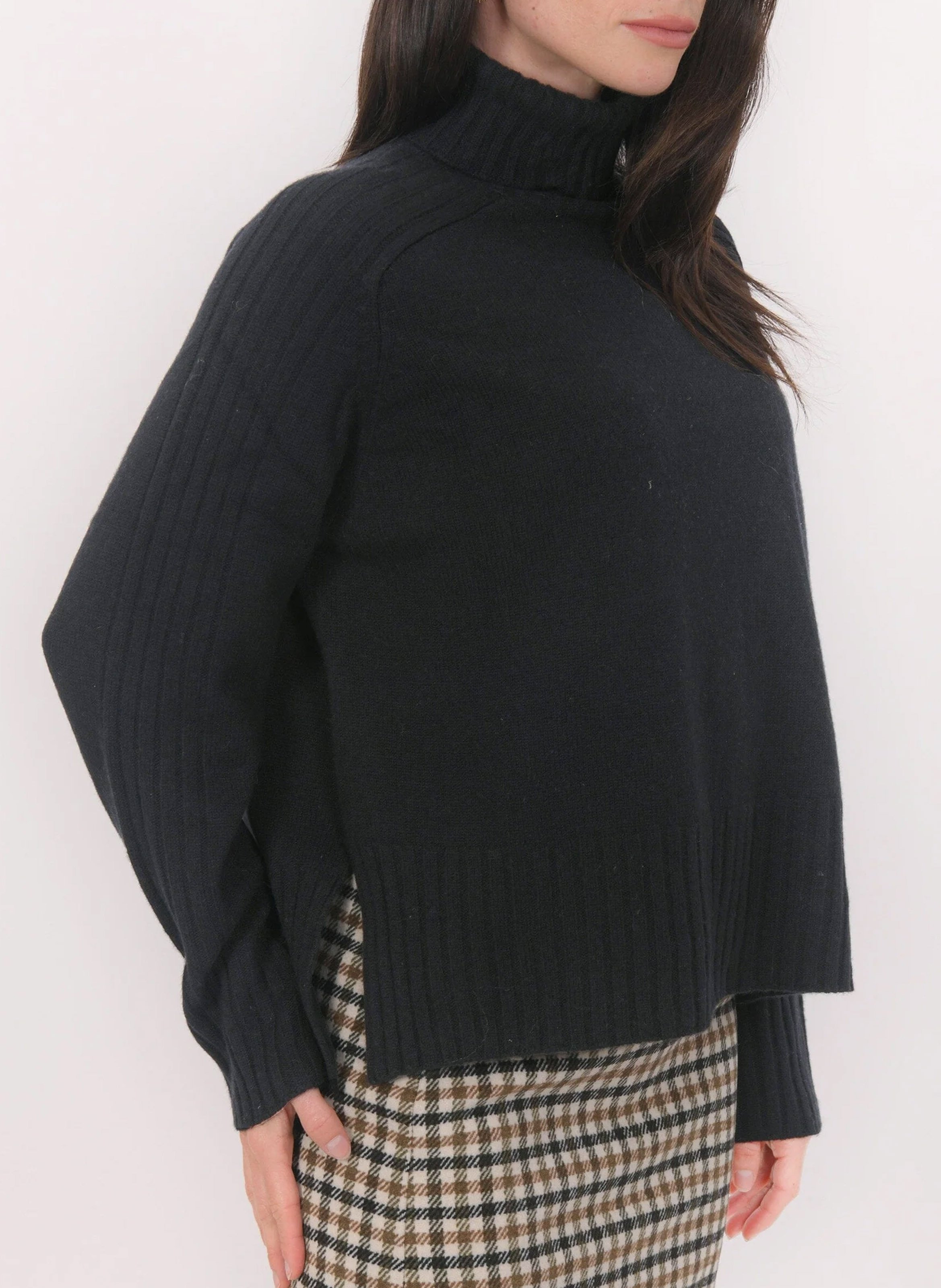Oversize Rollkragenpullover aus Wolle und Kaschmir KOOKAI Schwarz