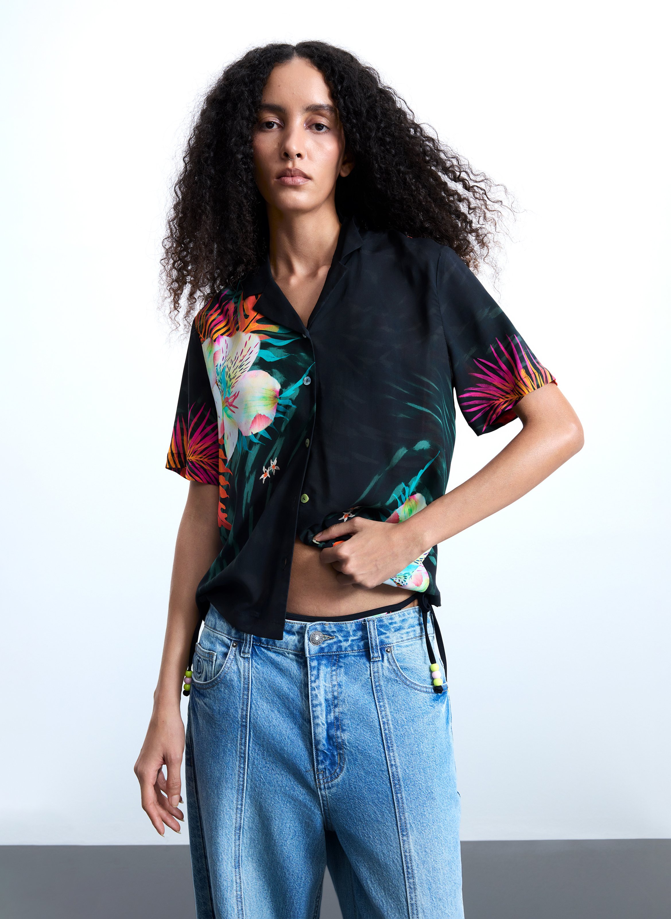Straight short-sleeved printed shirt DESIGUAL Black