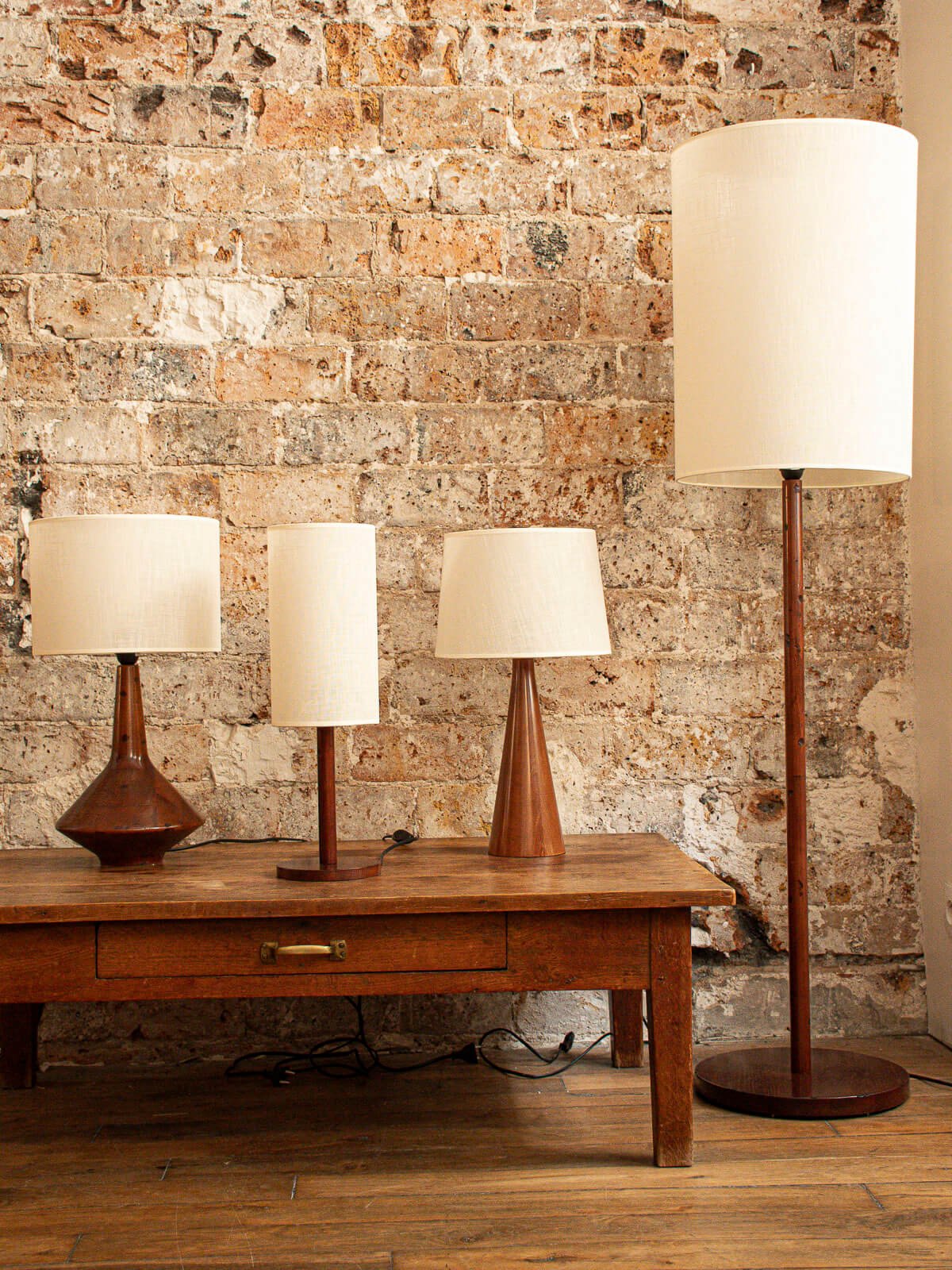 The wooden table lamp n°2 DEBONGOUT Brown