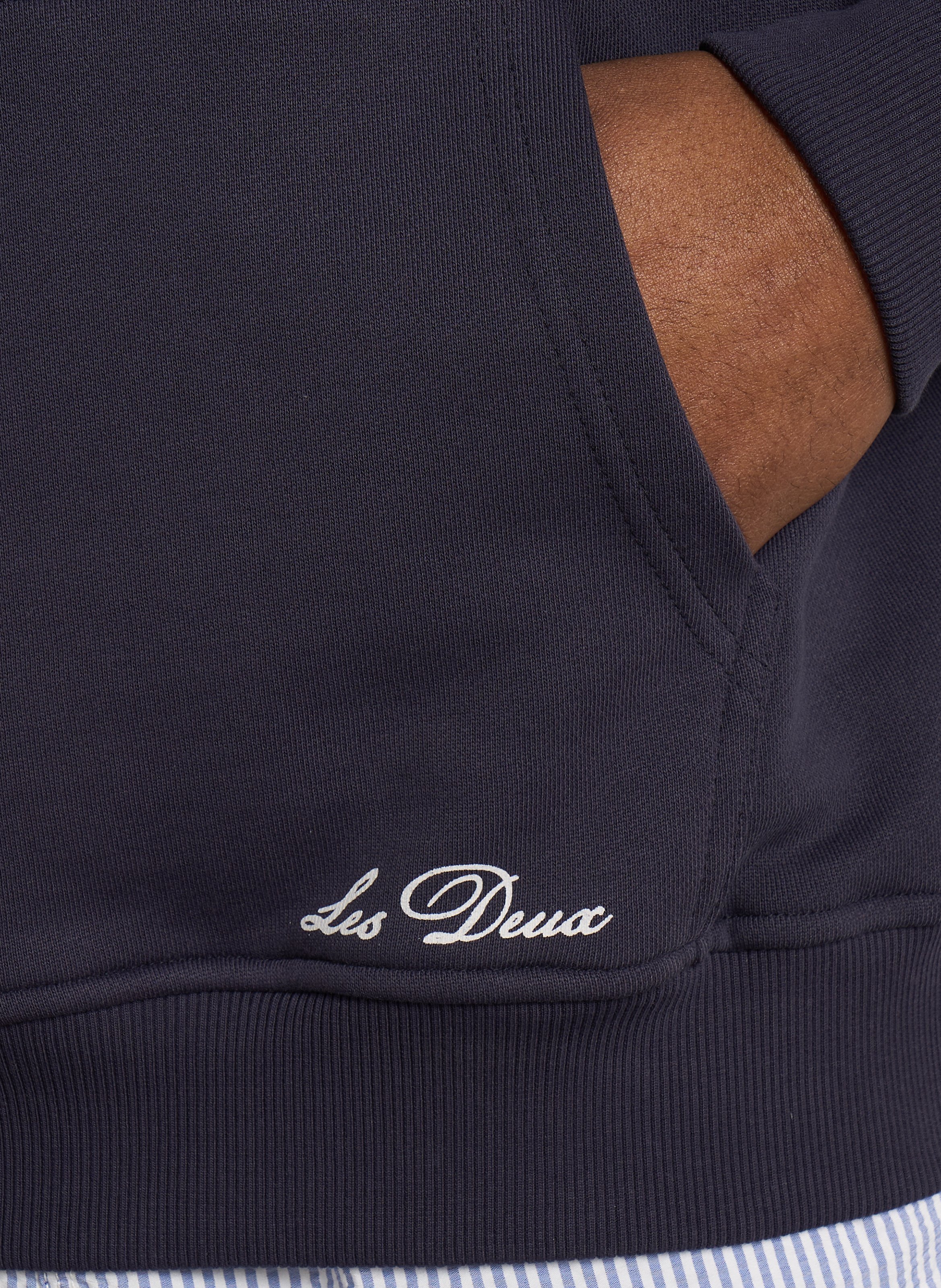 Sweat à capuche droit sérigraphié en coton organique LES DEUX Bleu