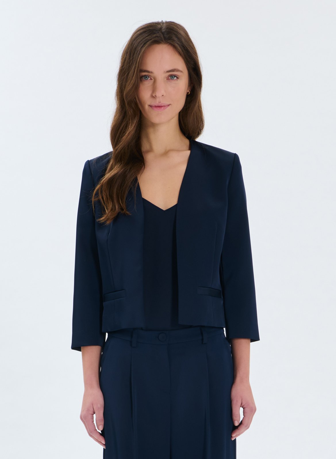 Kort aansluitend jasje ZAPA