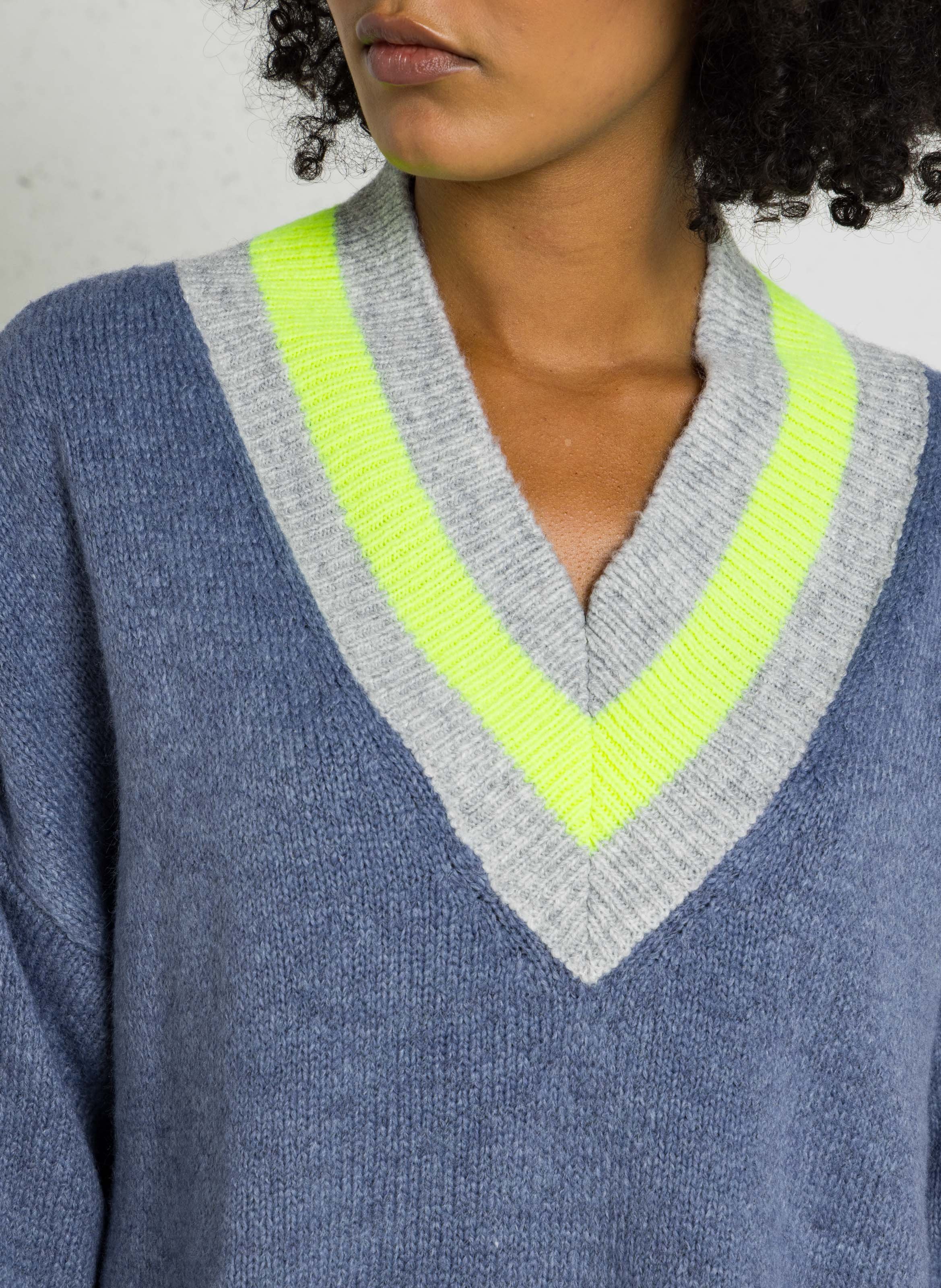 Pull oversize col V DR BLOOM Bleu