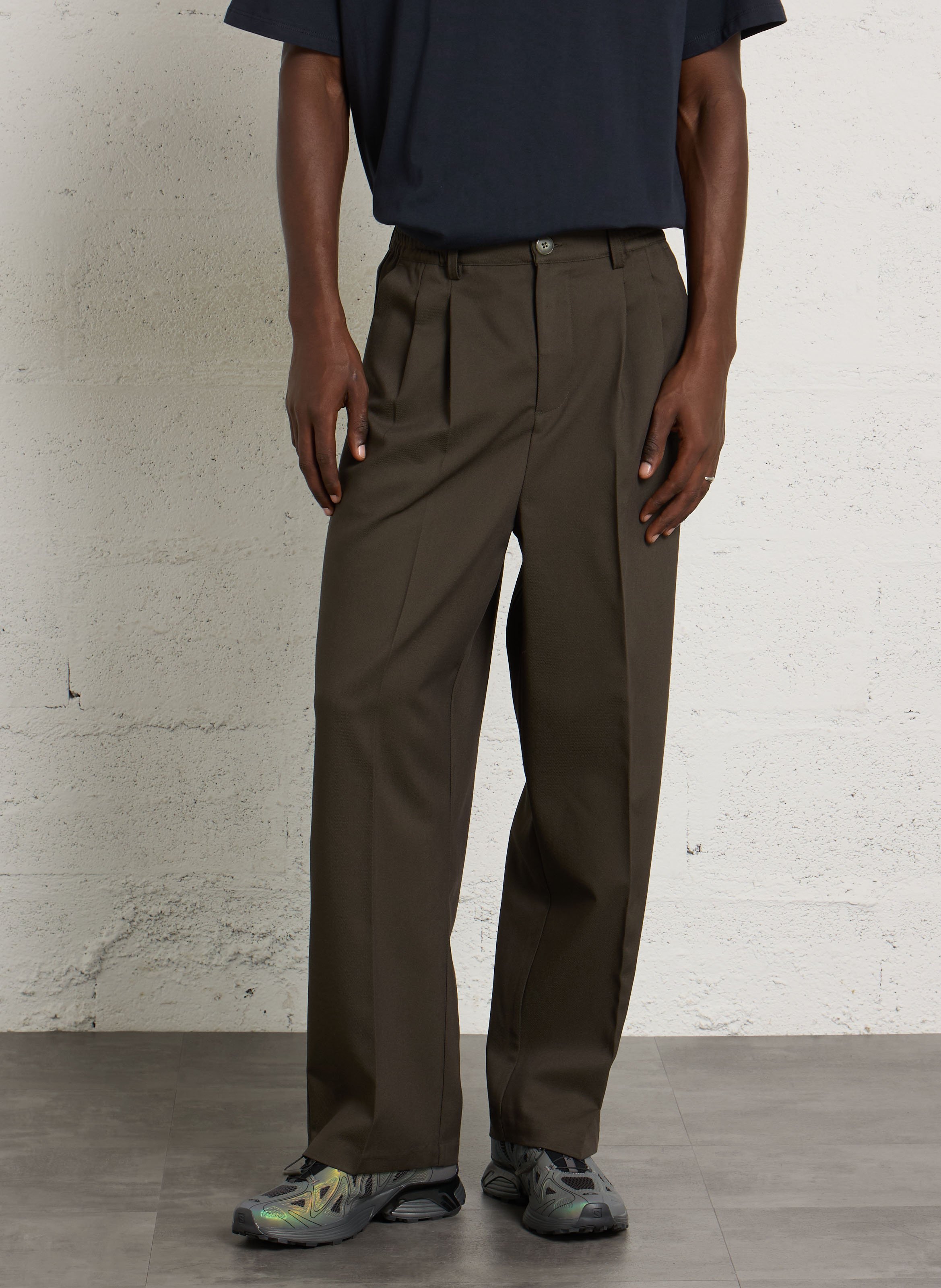 Einfarbige Anzughose mit Bundfalten CASUAL FRIDAY Beige