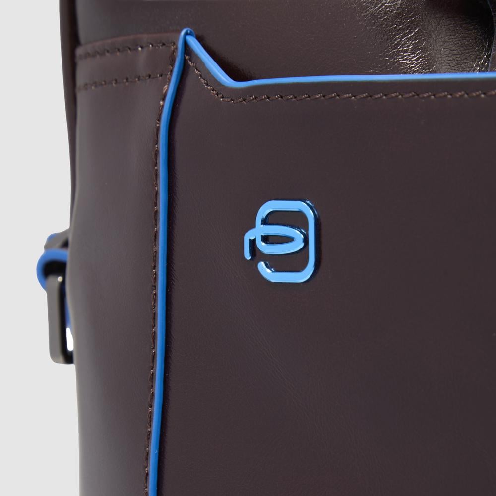 Leather messenger bag PIQUADRO Brown