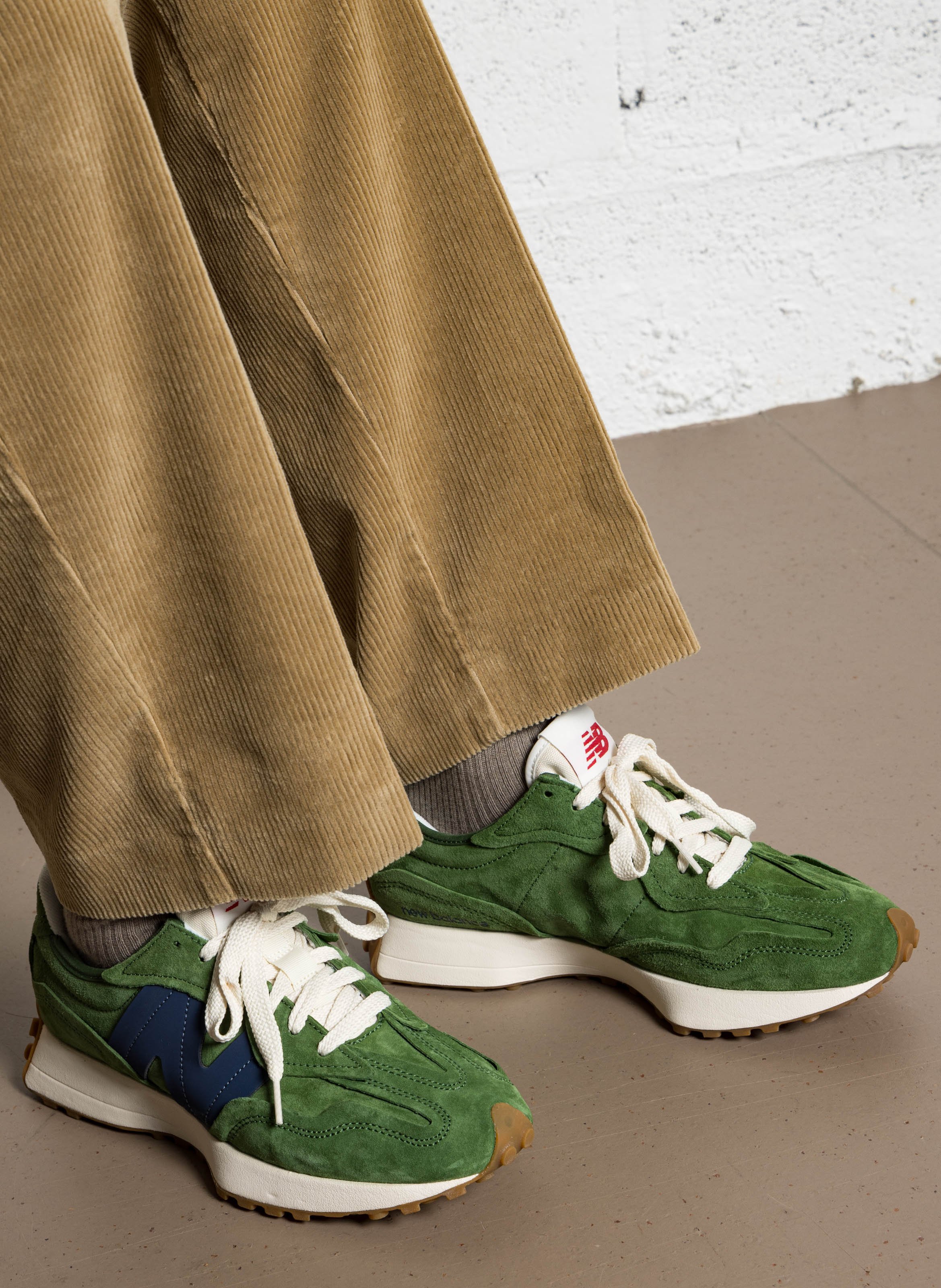 Suede leather low-top sneakers NEW BALANCE Green