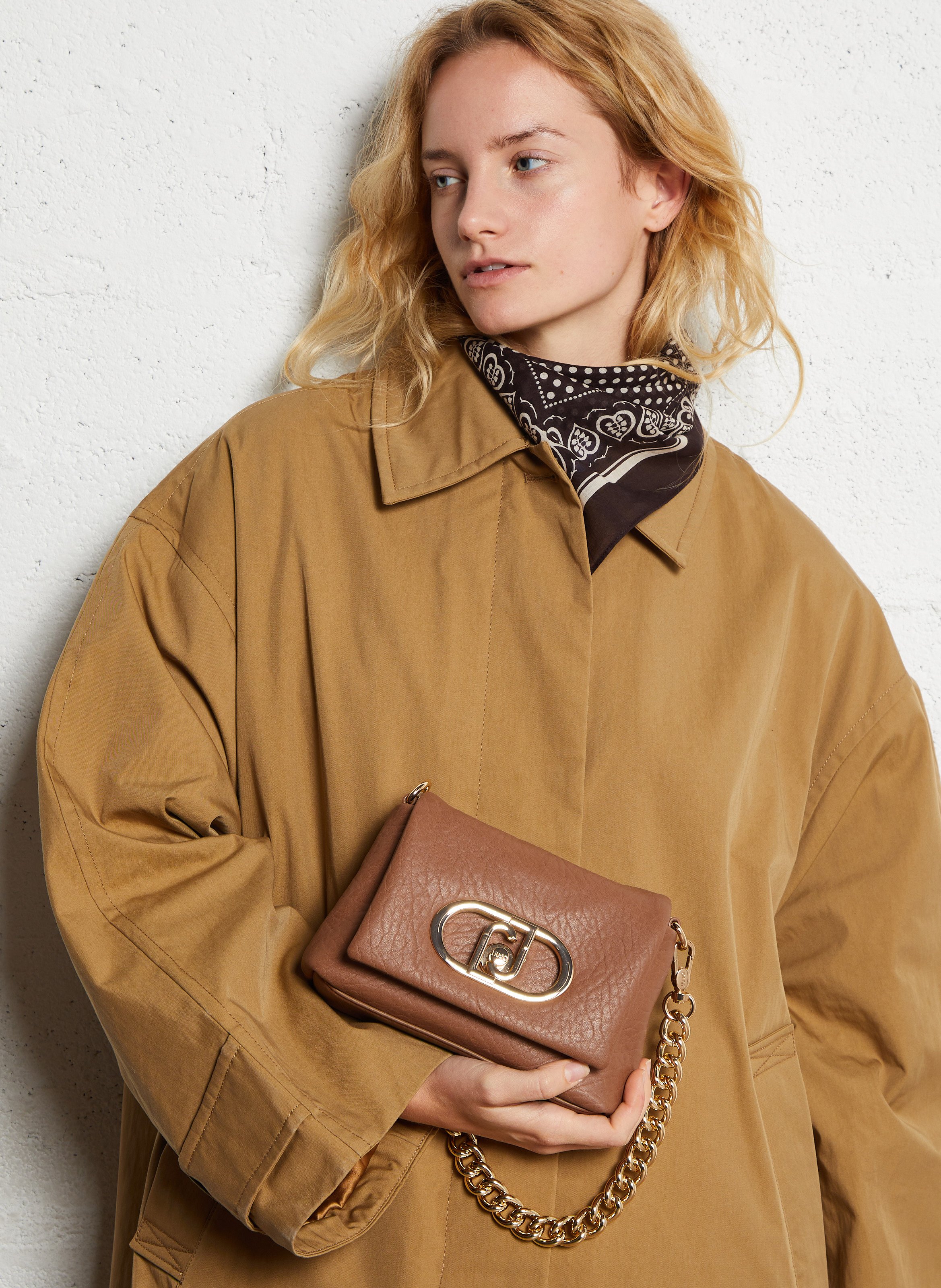 Sac bandoulière aspect cuir LIU JO Marron