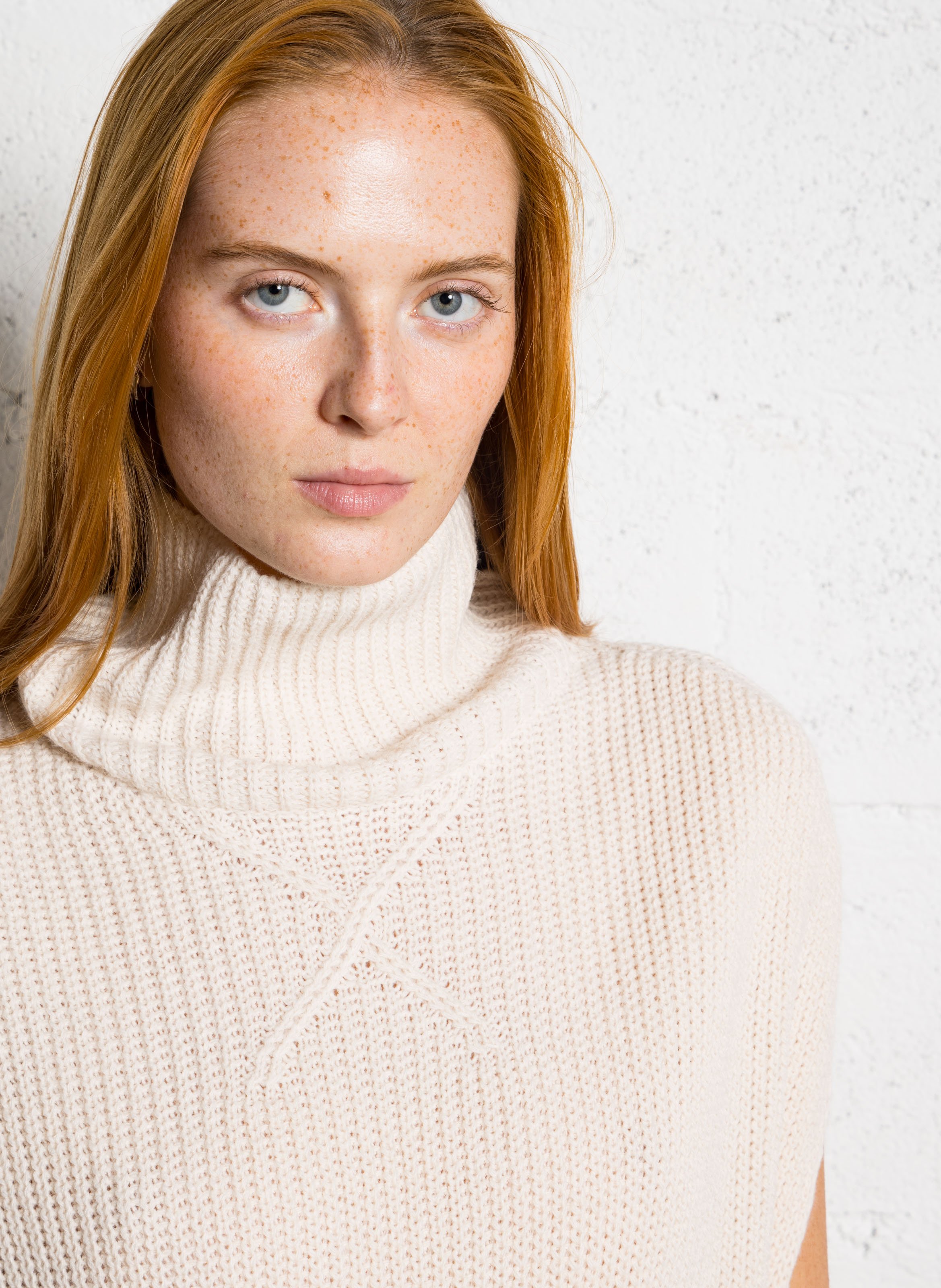 Pull oversize col roulé PLEASE Beige