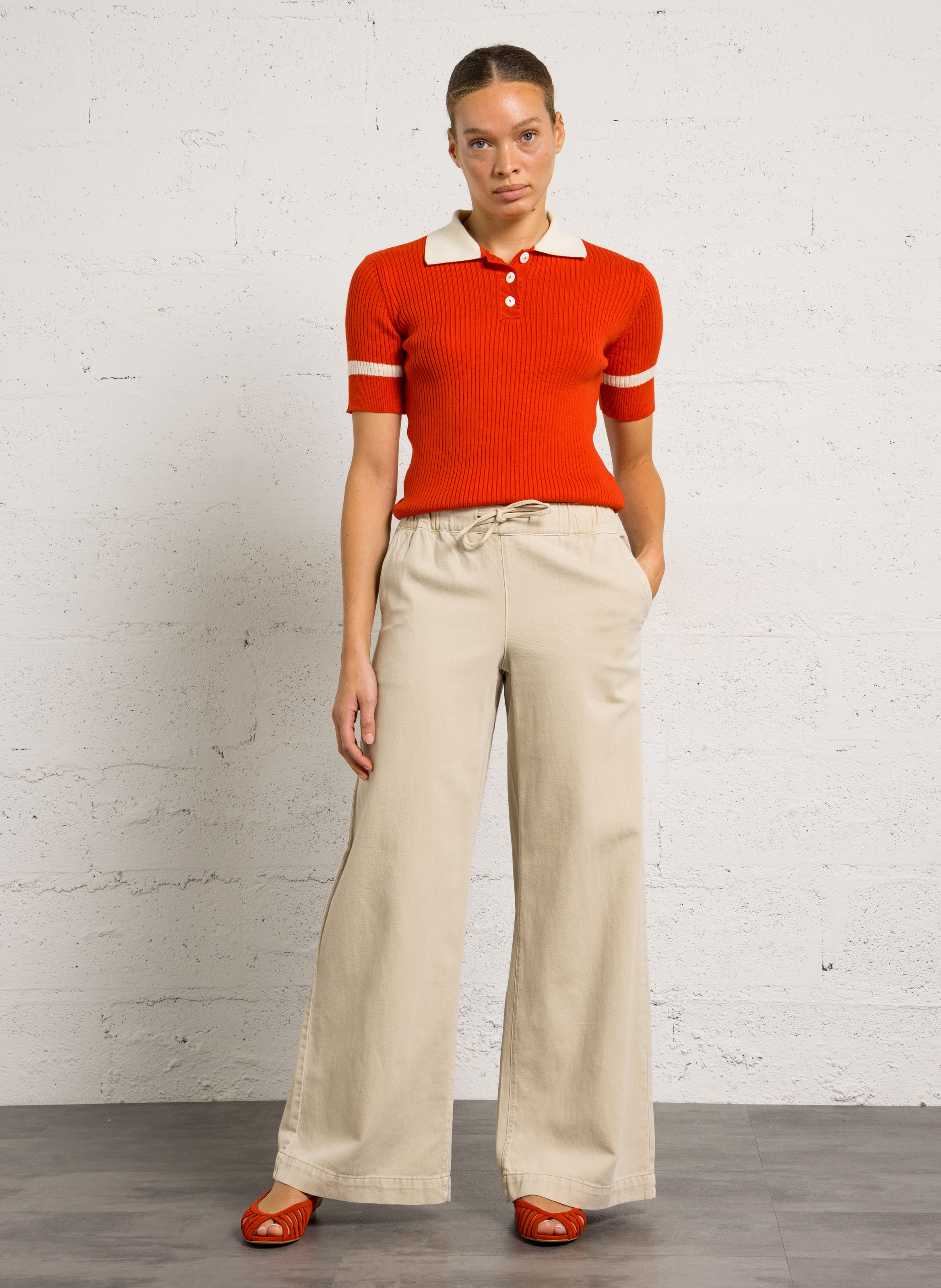 Flache Ledersandalen mit Samt ANONYMOUS COPENHAGEN Rot