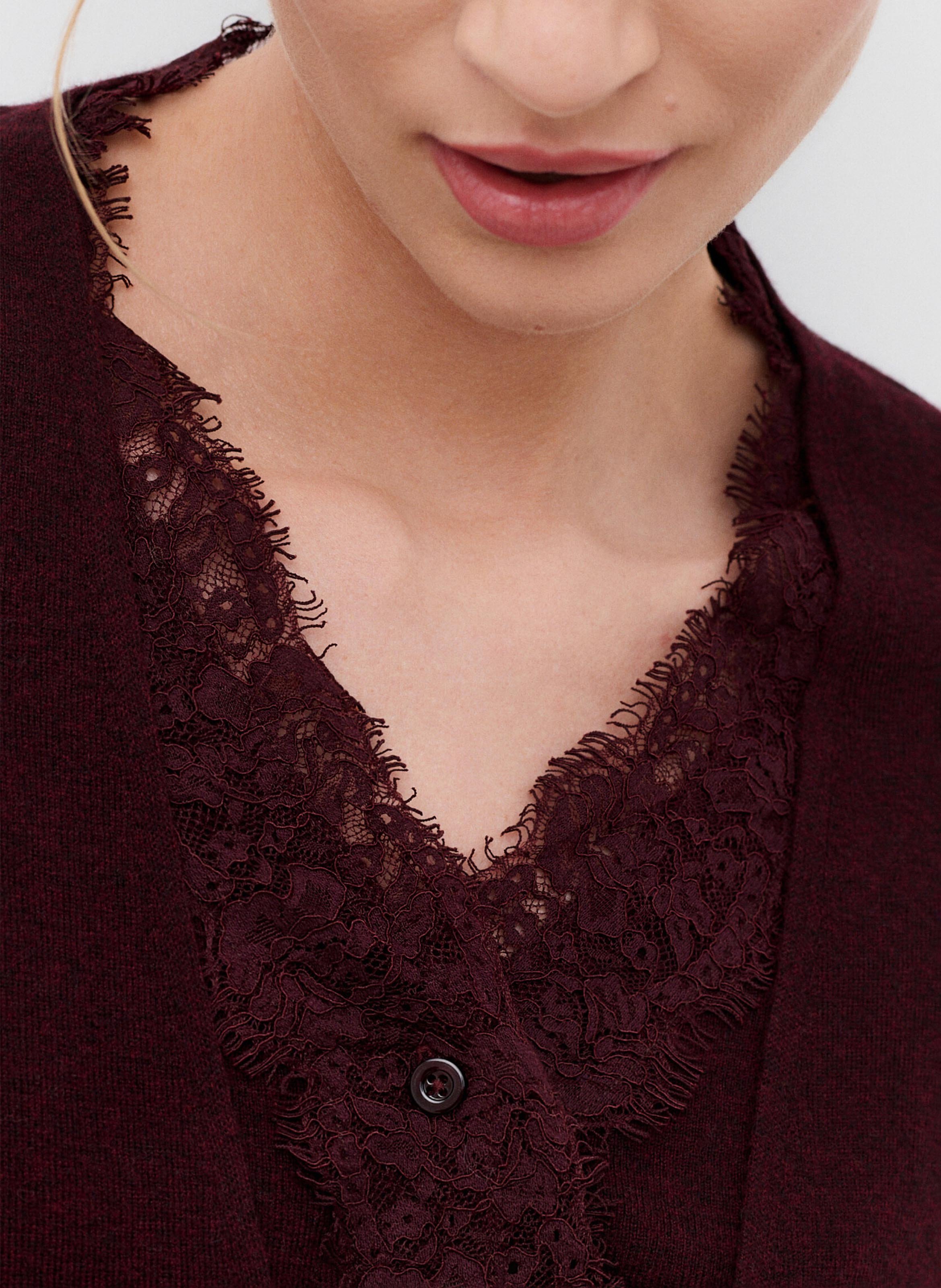 V-neck lace wool blend vest CAROLL Plums
