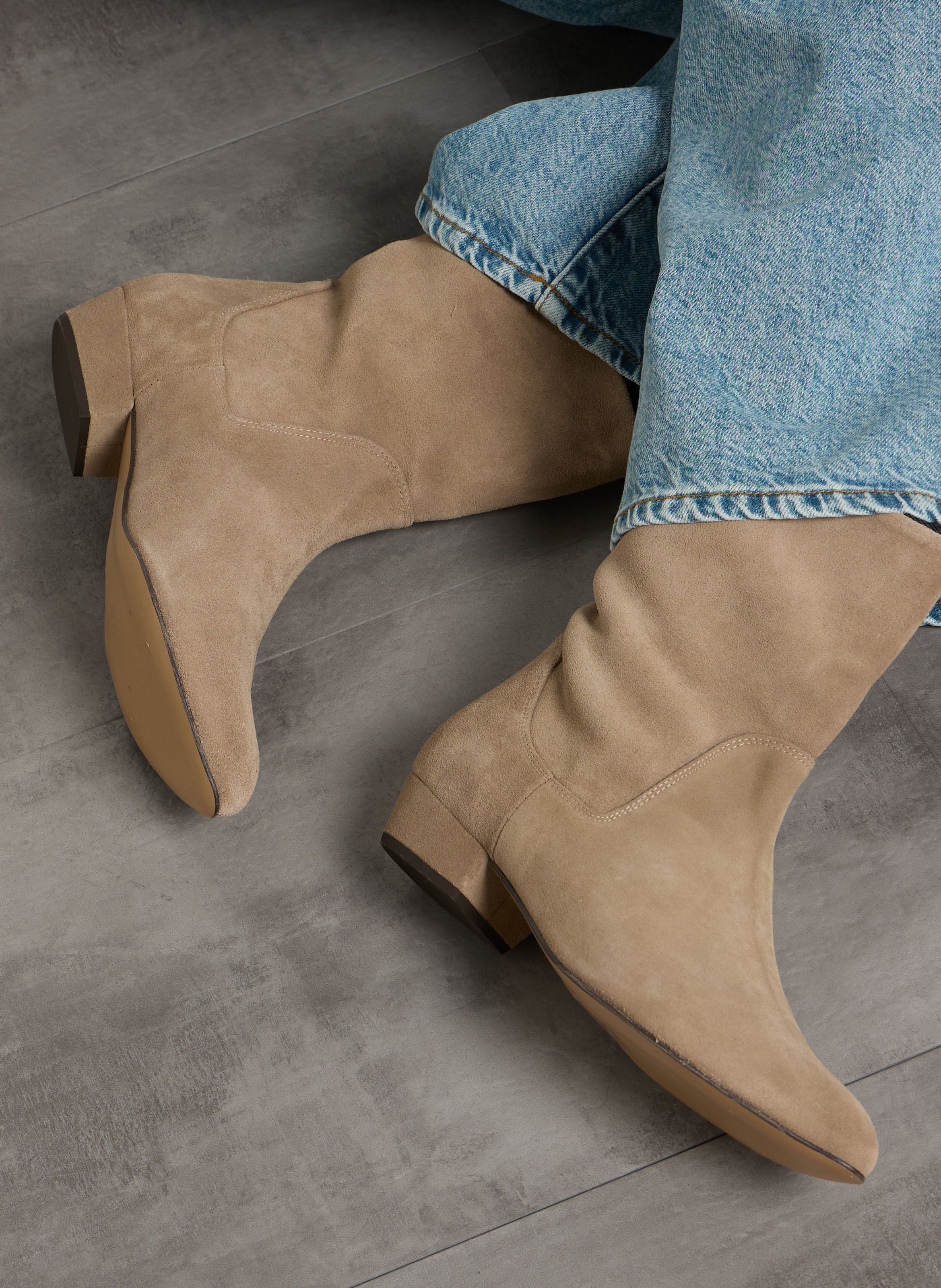 Bottines suédées en cuir ANONYMOUS COPENHAGEN Beige