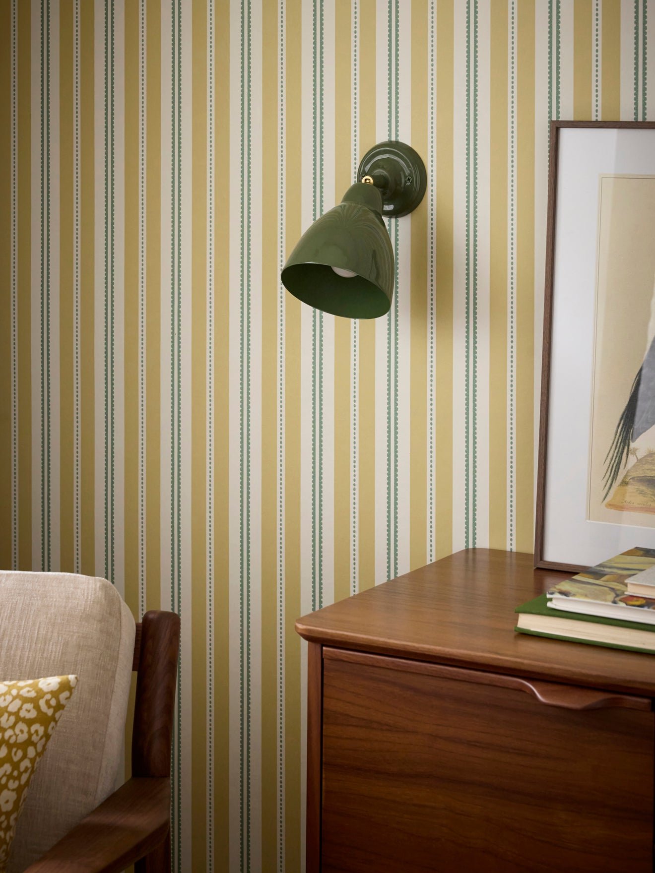 Auguste wall sconce in enameled metal CYRILLUS Green