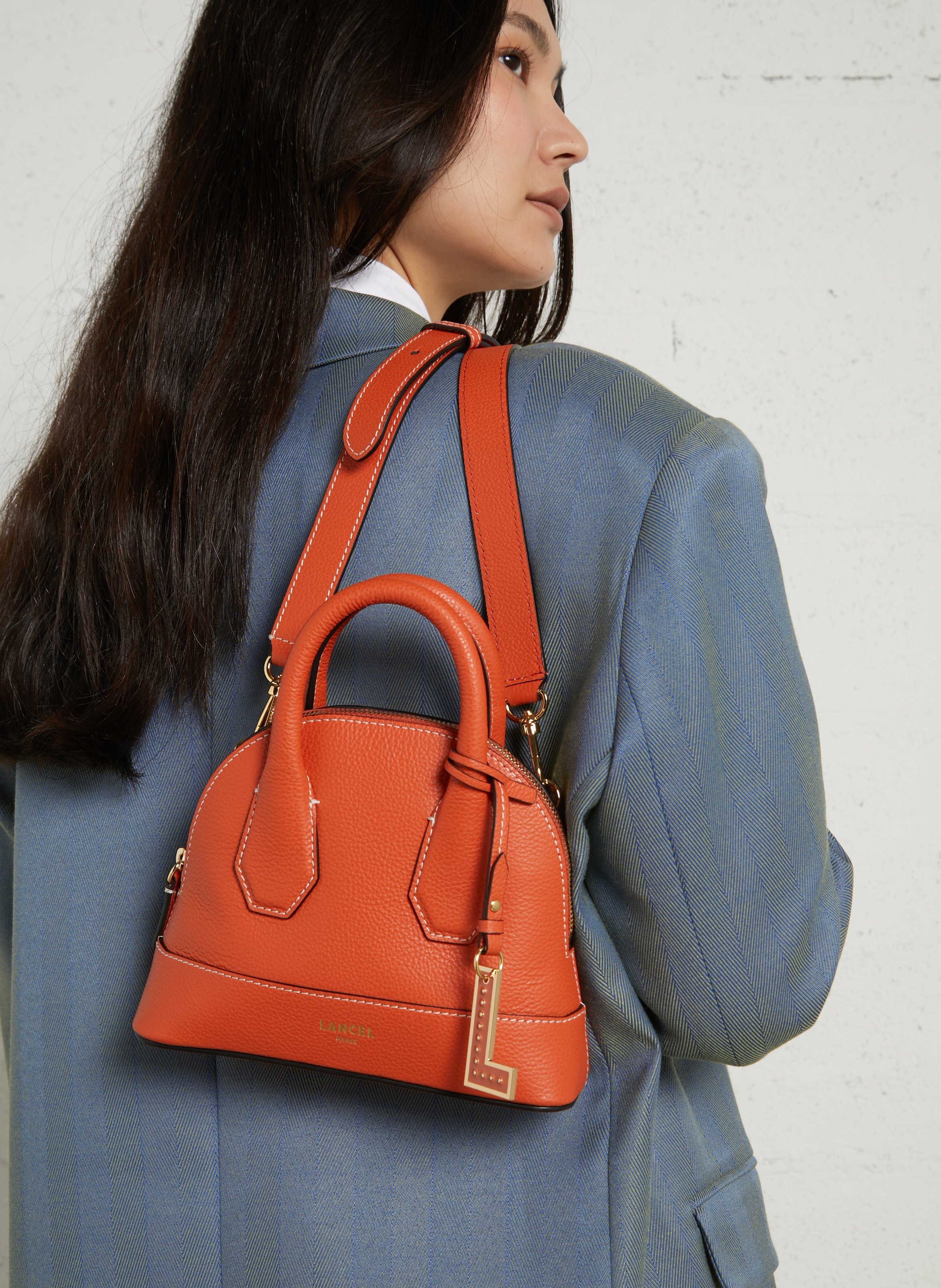 Mini sac bandoulière uni en cuir grainé Multicolore