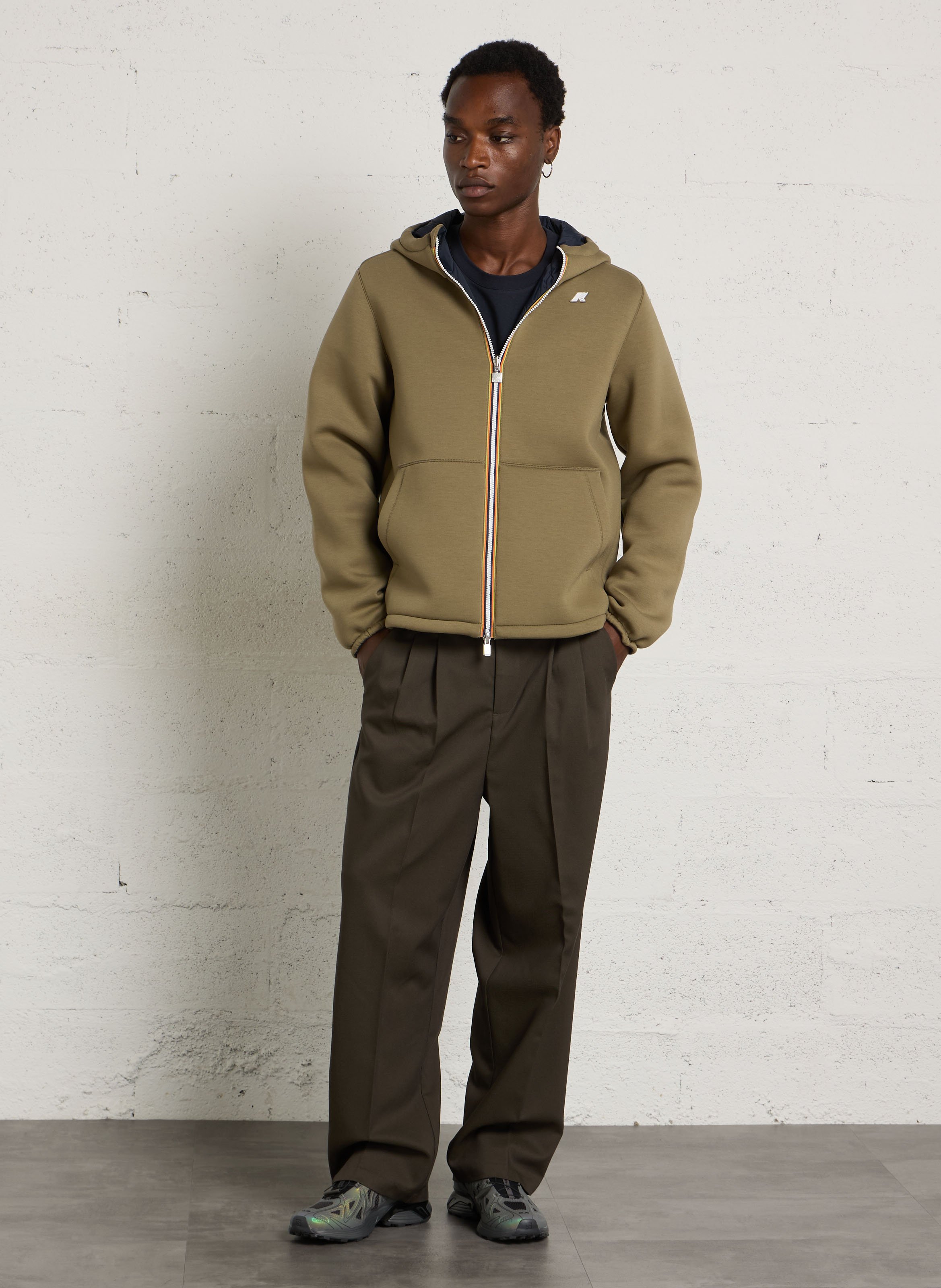 Einfarbige Anzughose mit Bundfalten CASUAL FRIDAY Beige