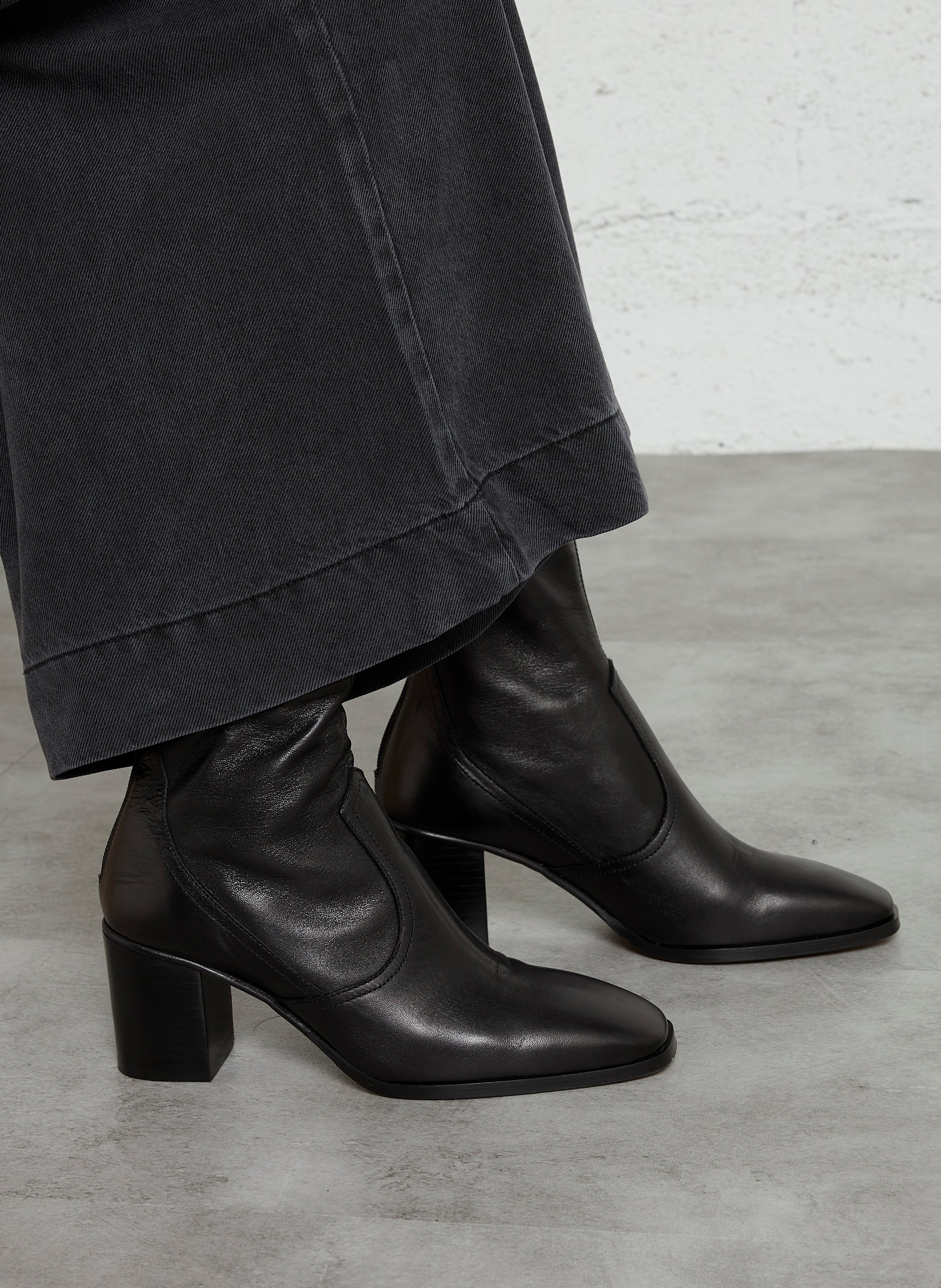 Stiefeletten - mit Reieverschluss, Wildleder SOCQUE PARIS Schwarz