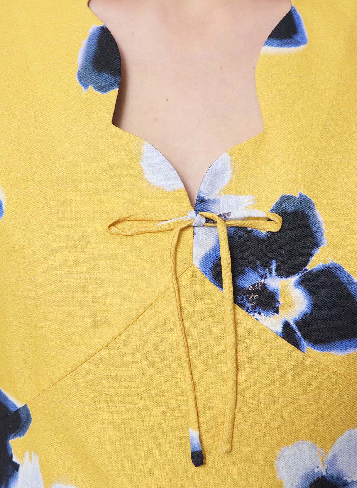 Midi-Kleid mit V-Ausschnitt aus Leinen und Baumwollmischung. TARA JARMON Gelb