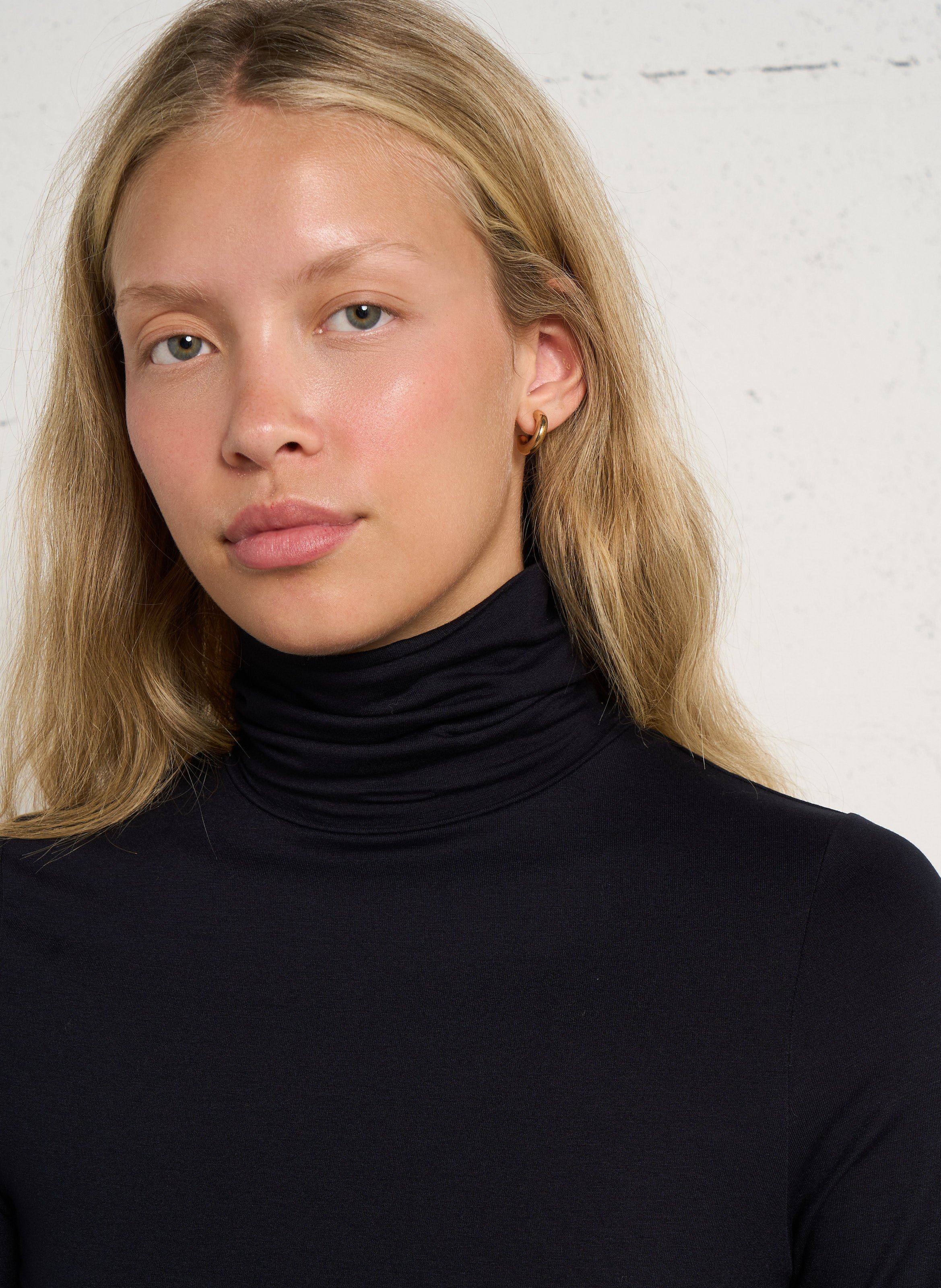 Straight turtleneck T-shirt MAJESTIC FILATURES Blue