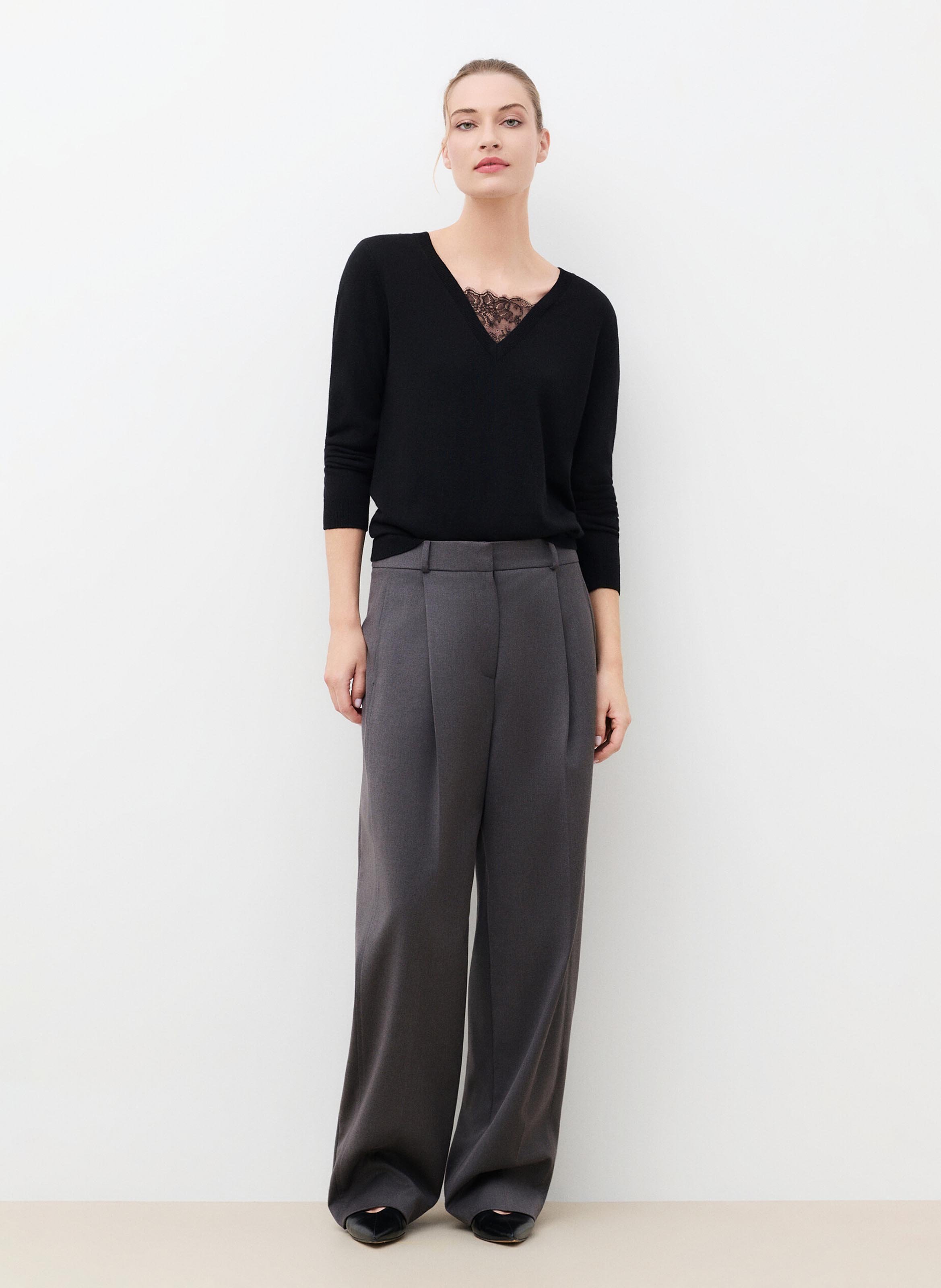 V-Ausschnitt-Pullover aus einer Mischung aus Wolle und Spitze CAROLL Schwarz