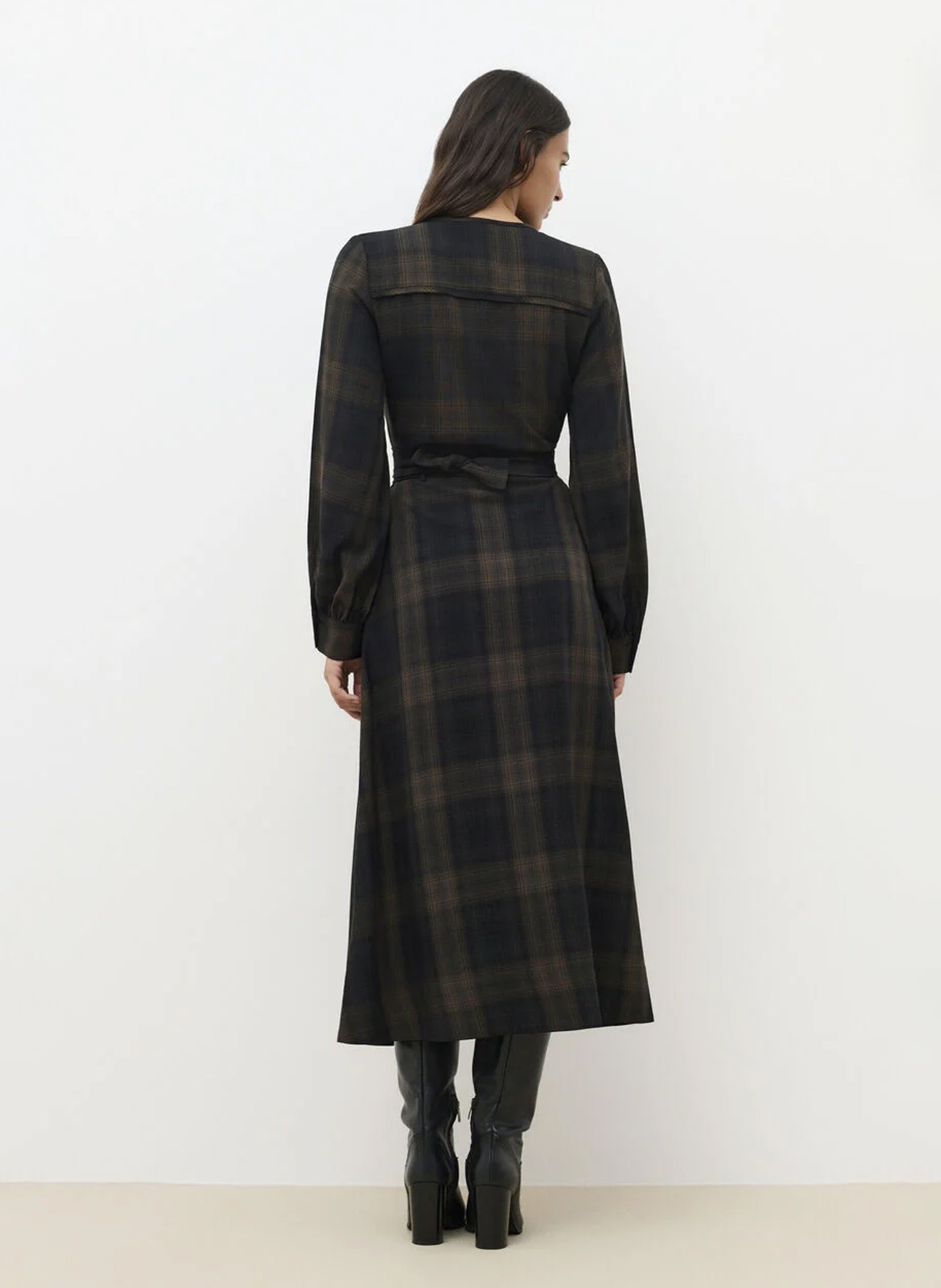 Langes kariertes Kleid mit Knopfleiste CAROLL Braun