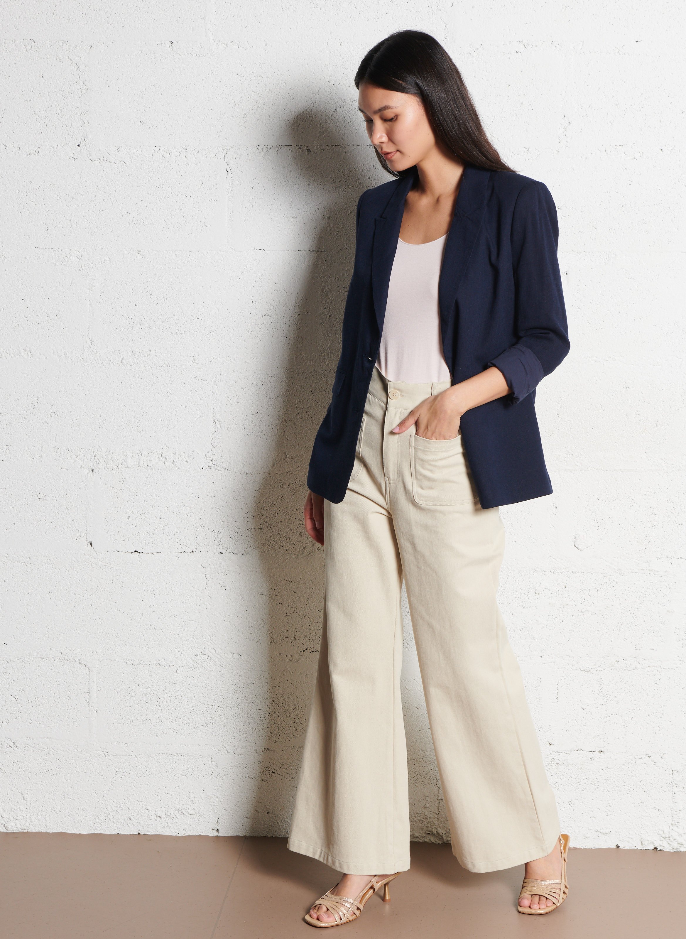 Sandales à talon en cuir métallisé - Look 1