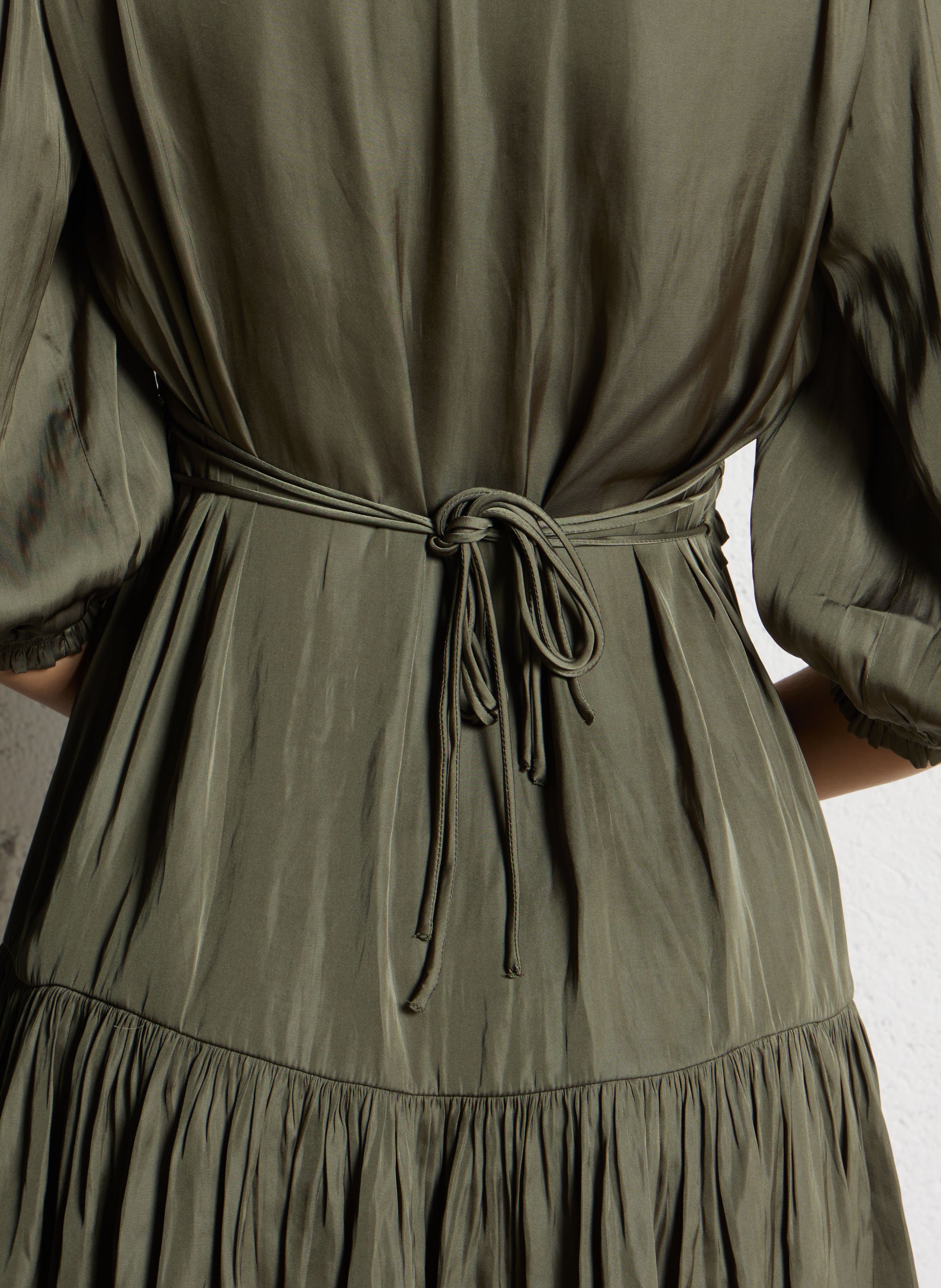 Robe courte froncée col tunisien en satin BA&SH Kaki