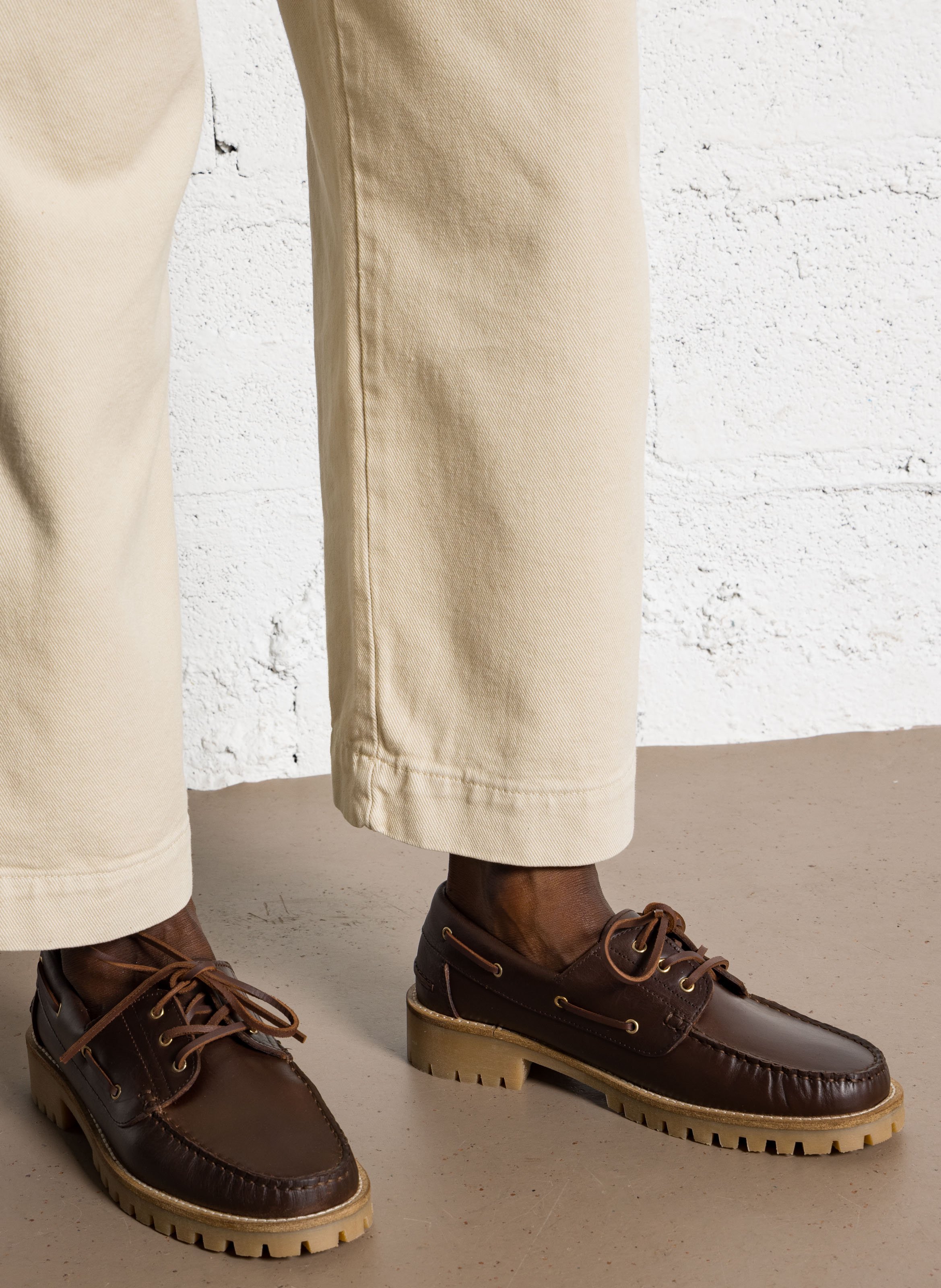 . MELLOW YELLOW Brown