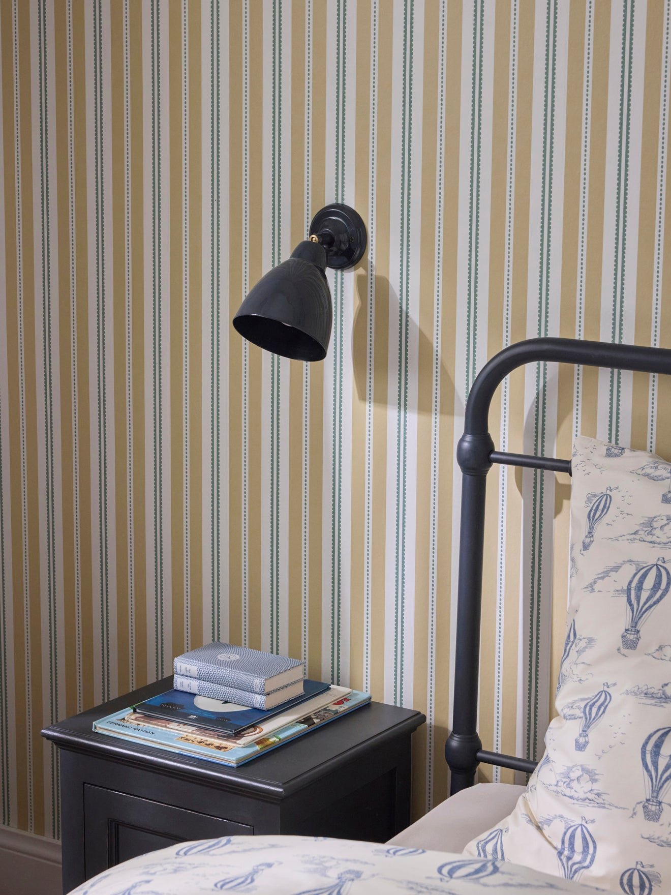 Auguste wall sconce in enameled metal CYRILLUS Grey