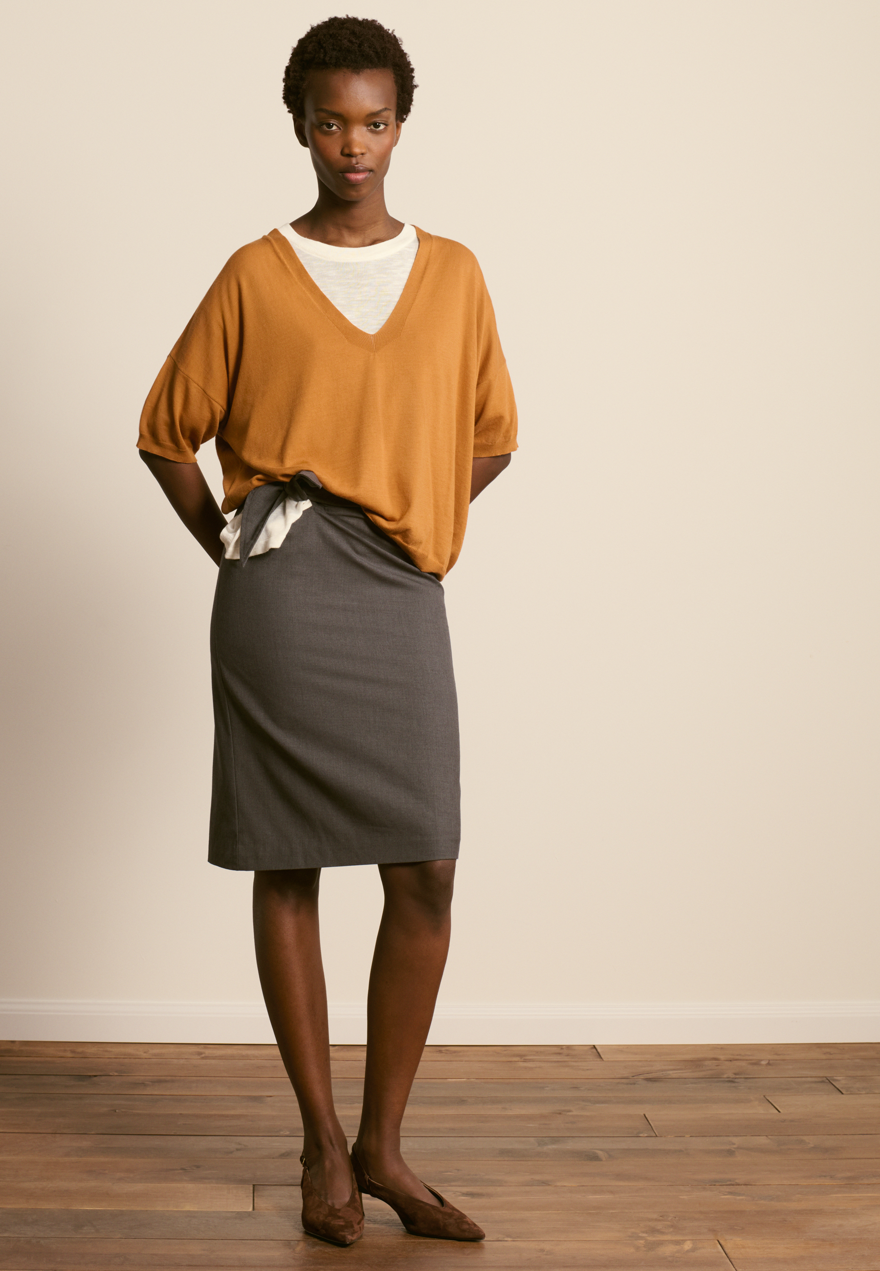 T-shirt col v en coton biologique MAISON MONTAGUT Marron