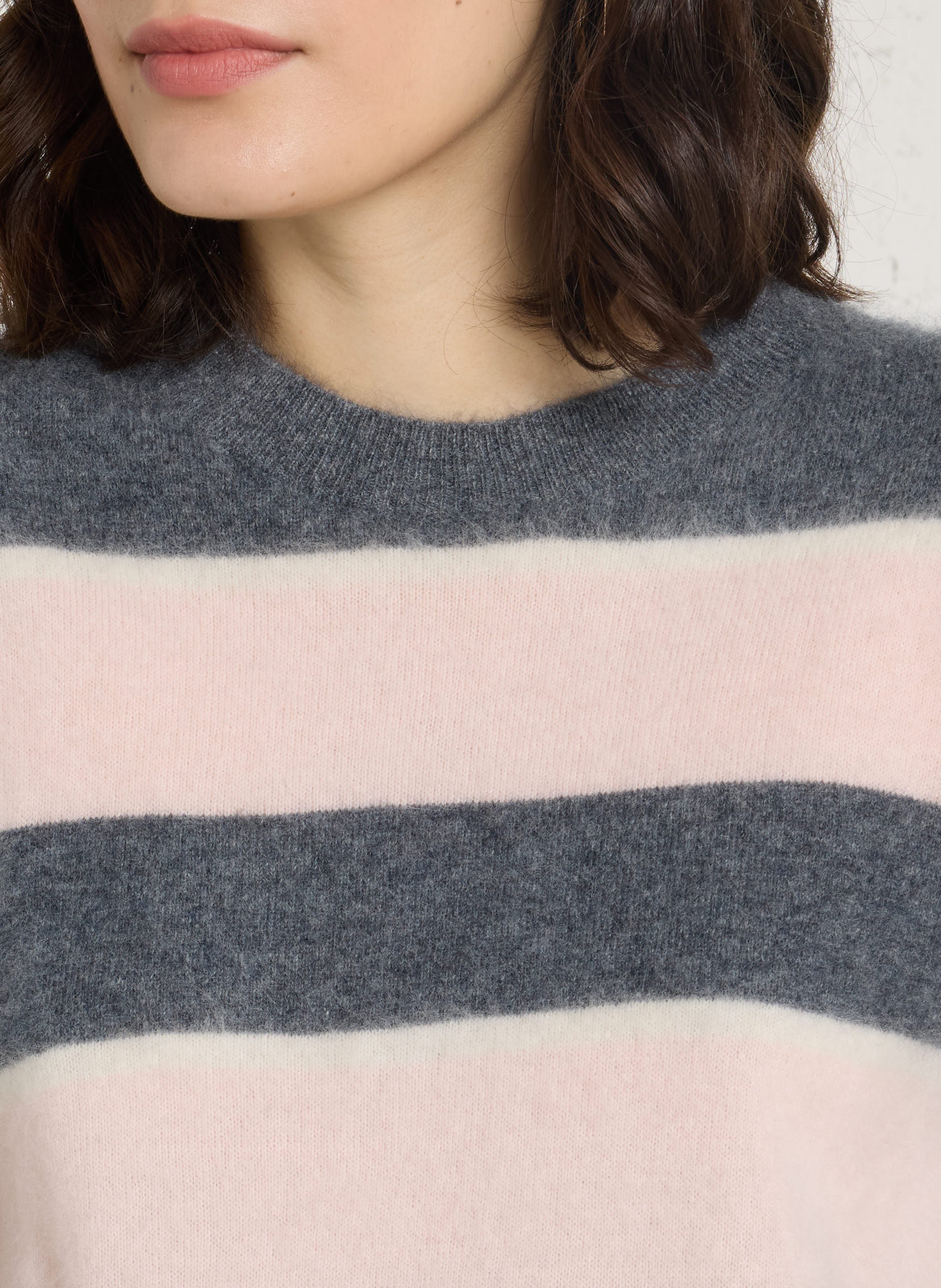 Pull droit col rond rayé en laine BERENICE Rose