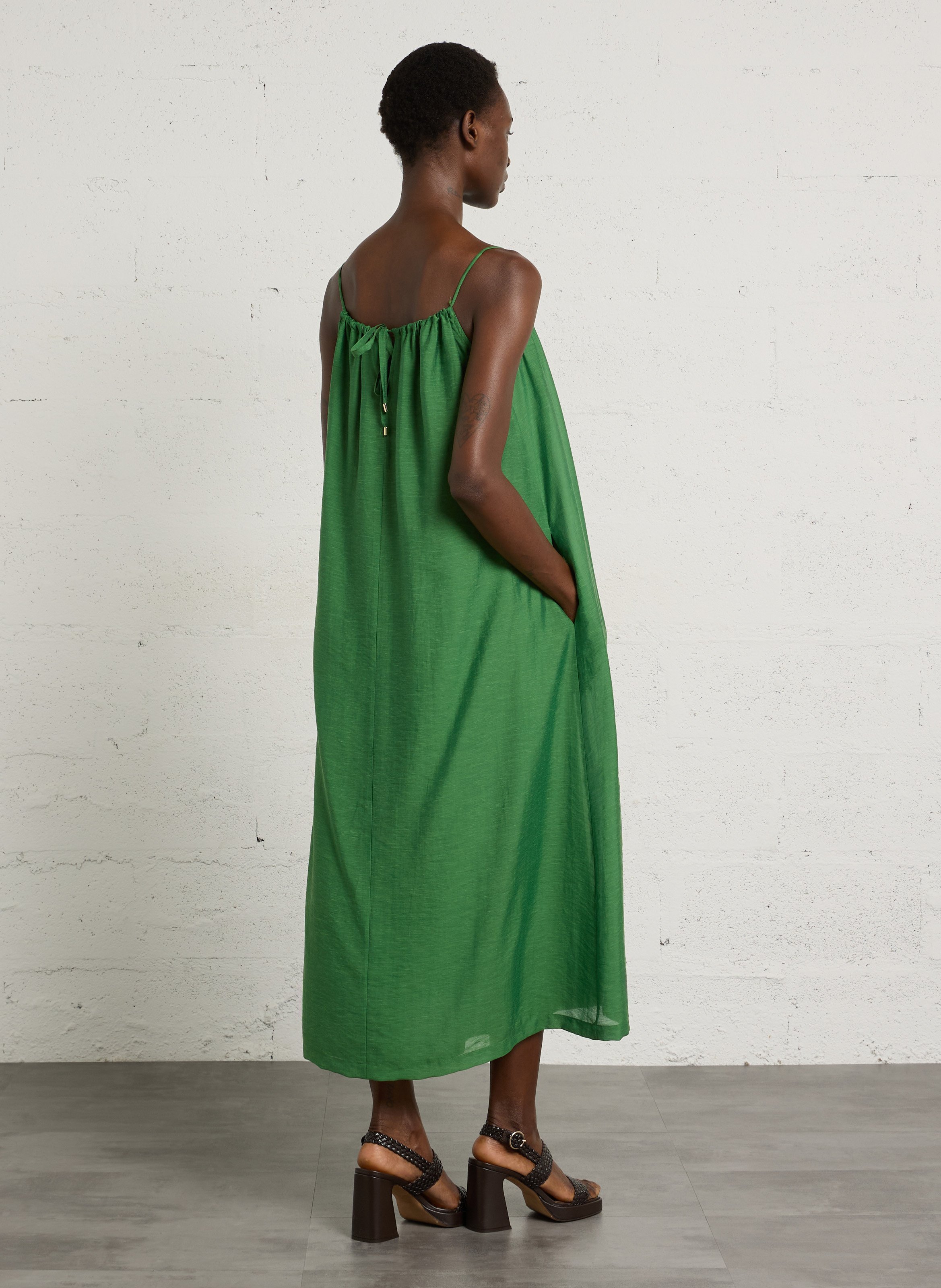 Vestido satinado holgado MAISON 123 Verde