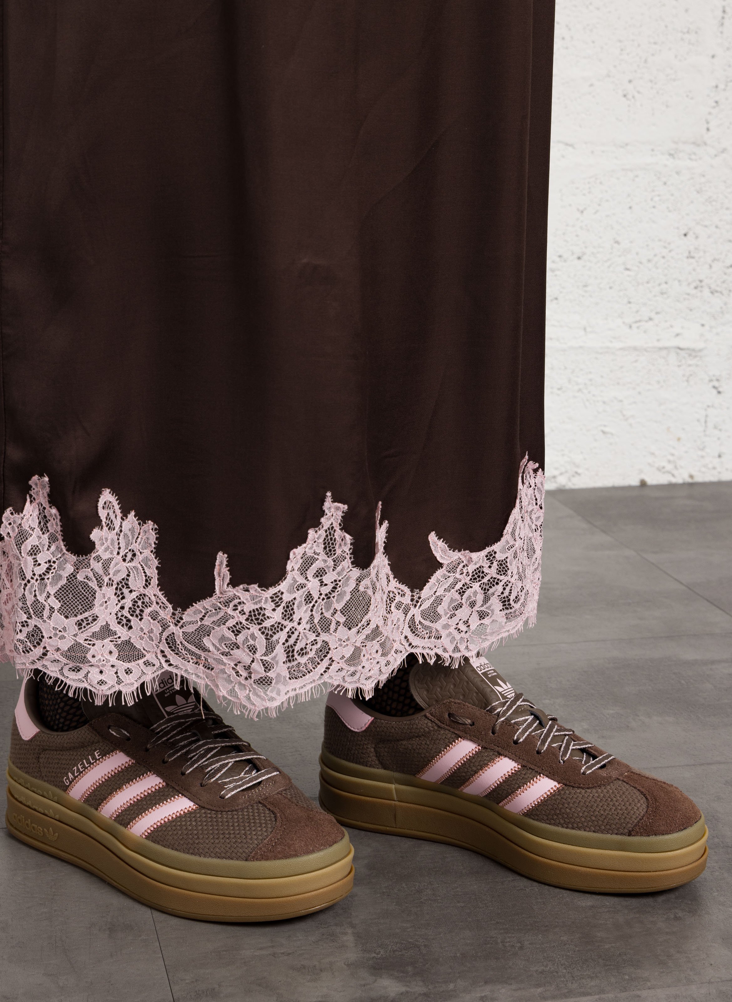 Baskets basses ADIDAS Marron