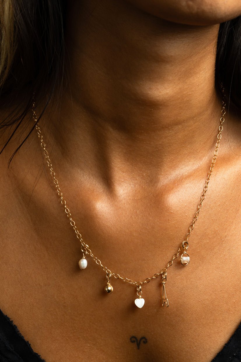 Charm pendant - intertwined cultured pearl YAY White