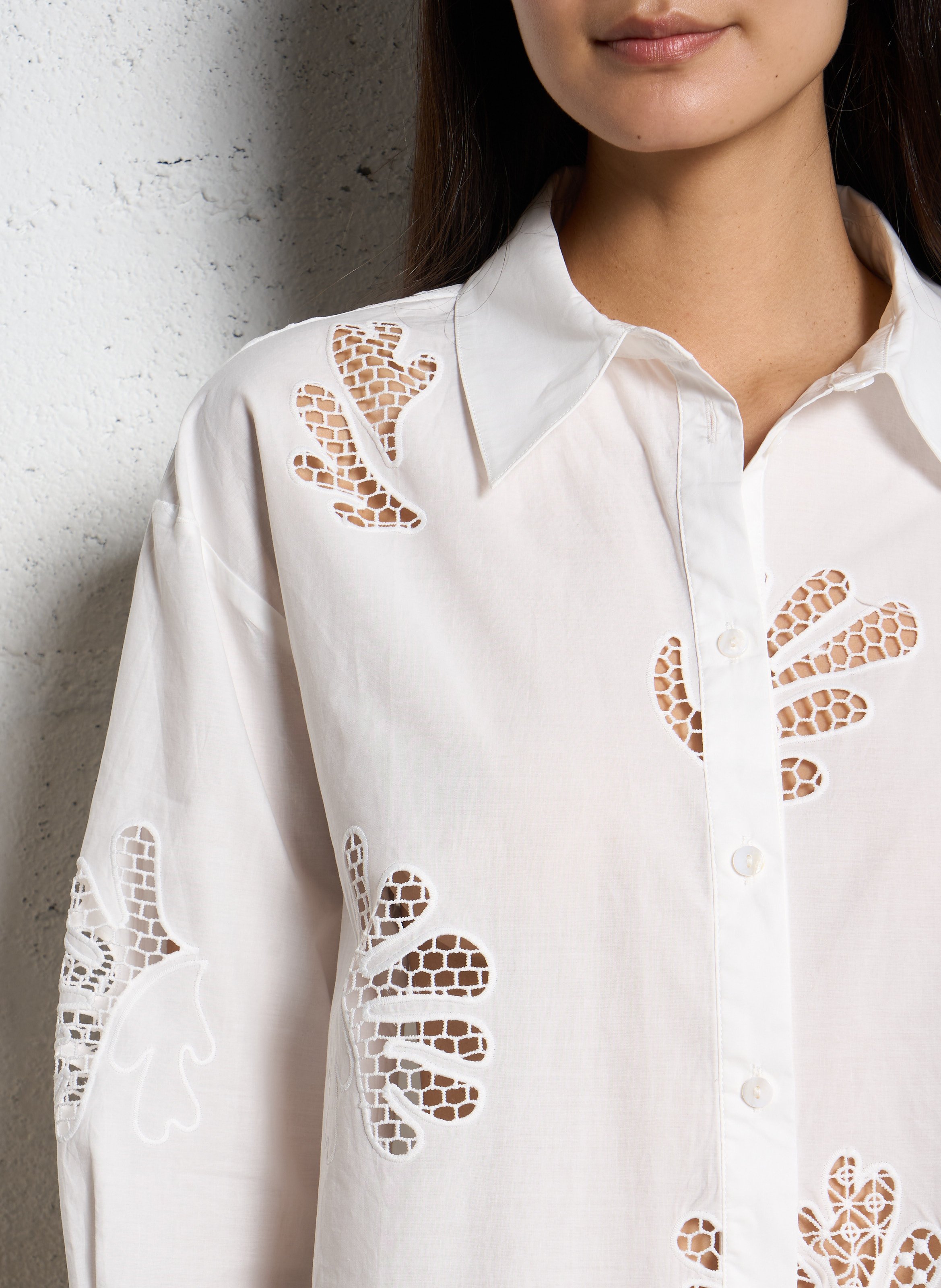 Oversized blouse van biokatoen met klassieke kraag SUNCOO Wit